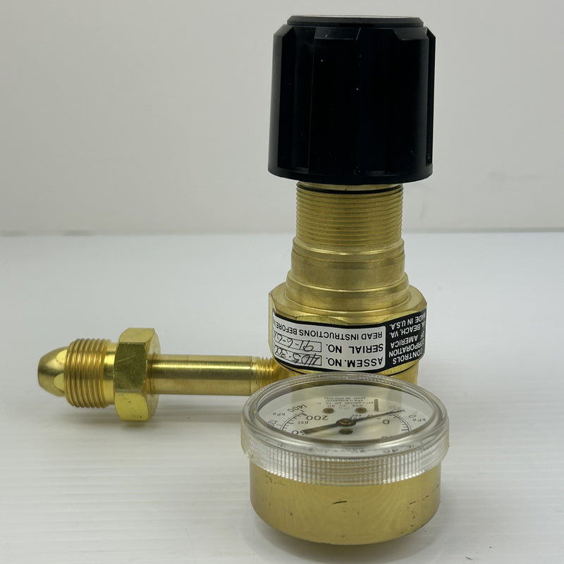 Concoa 405-3001 Gas Regulator 400 Series with Gauge -100-1400 kPa 30-200 PSI