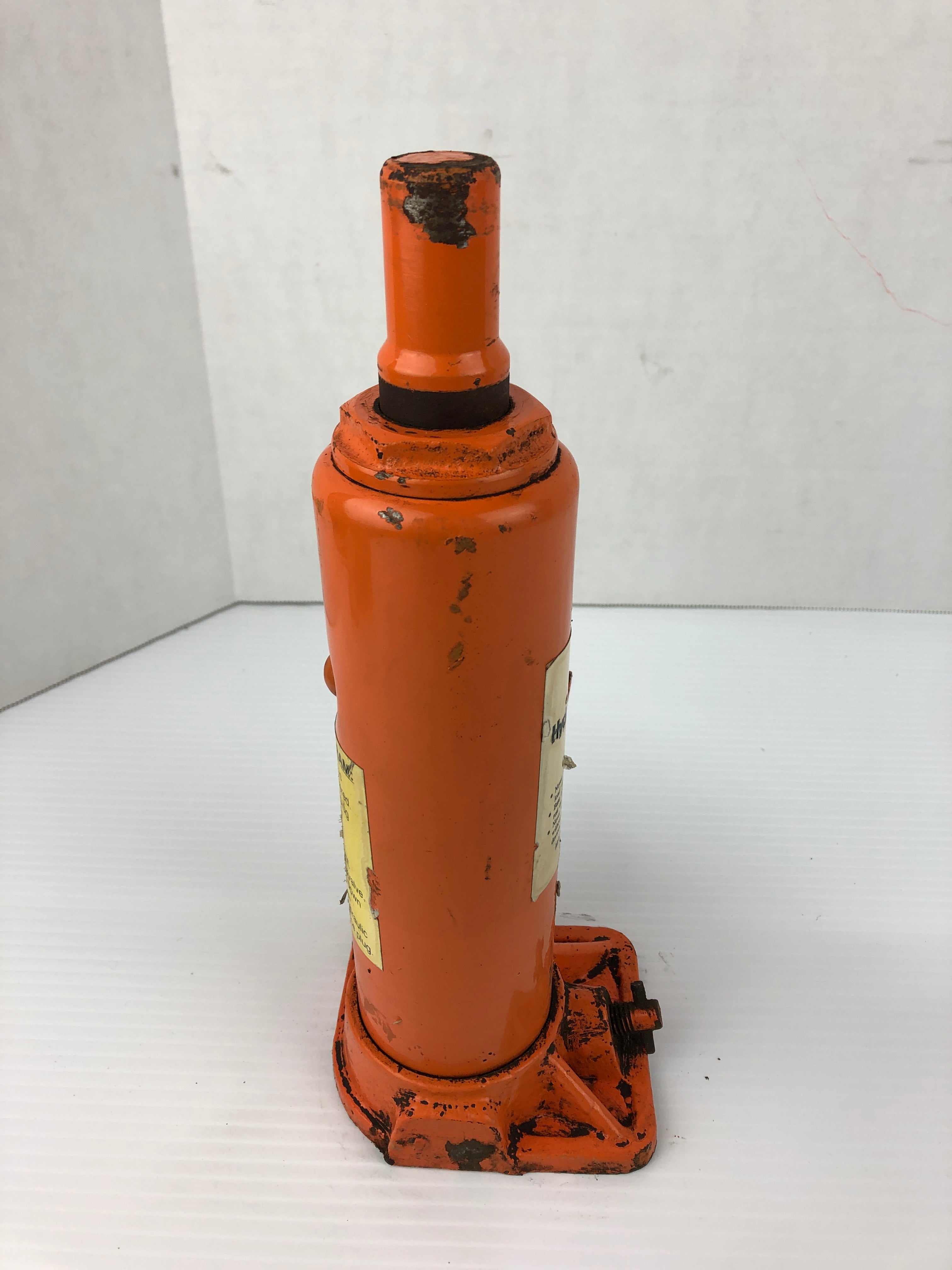 Hydraulic Bottle Jack 3 Ton 8-1/4" Extended x 1-5/8" Collapsed
