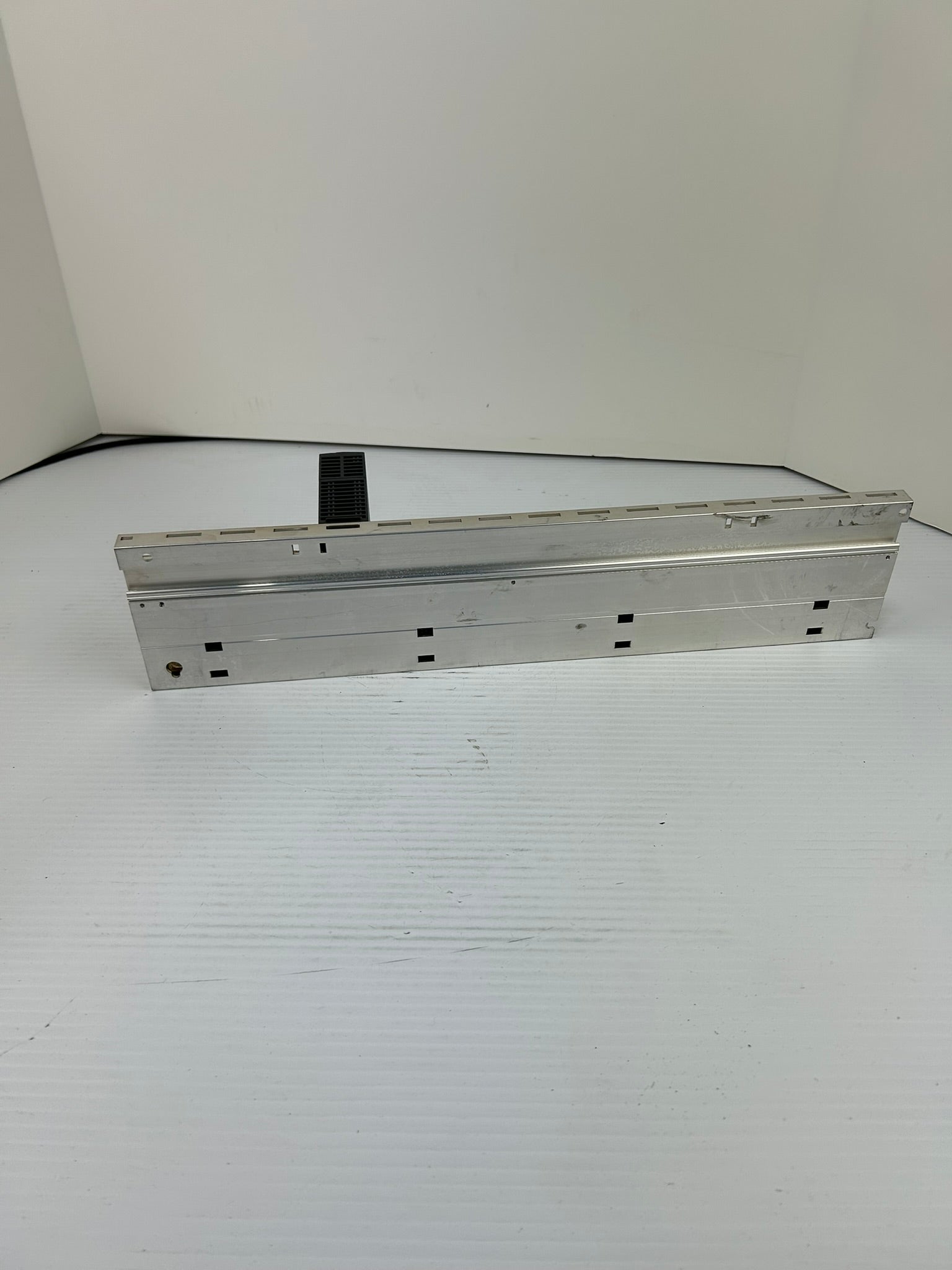 Mitsubishi Q312B Melsec-Q Base Unit Model with QX41 Input PLC Module