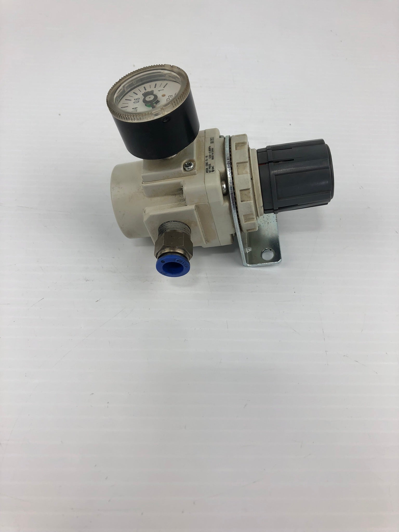 SMC AR30K-03BG-B-YB Regulator 0.05 ~ 0.85 MPa