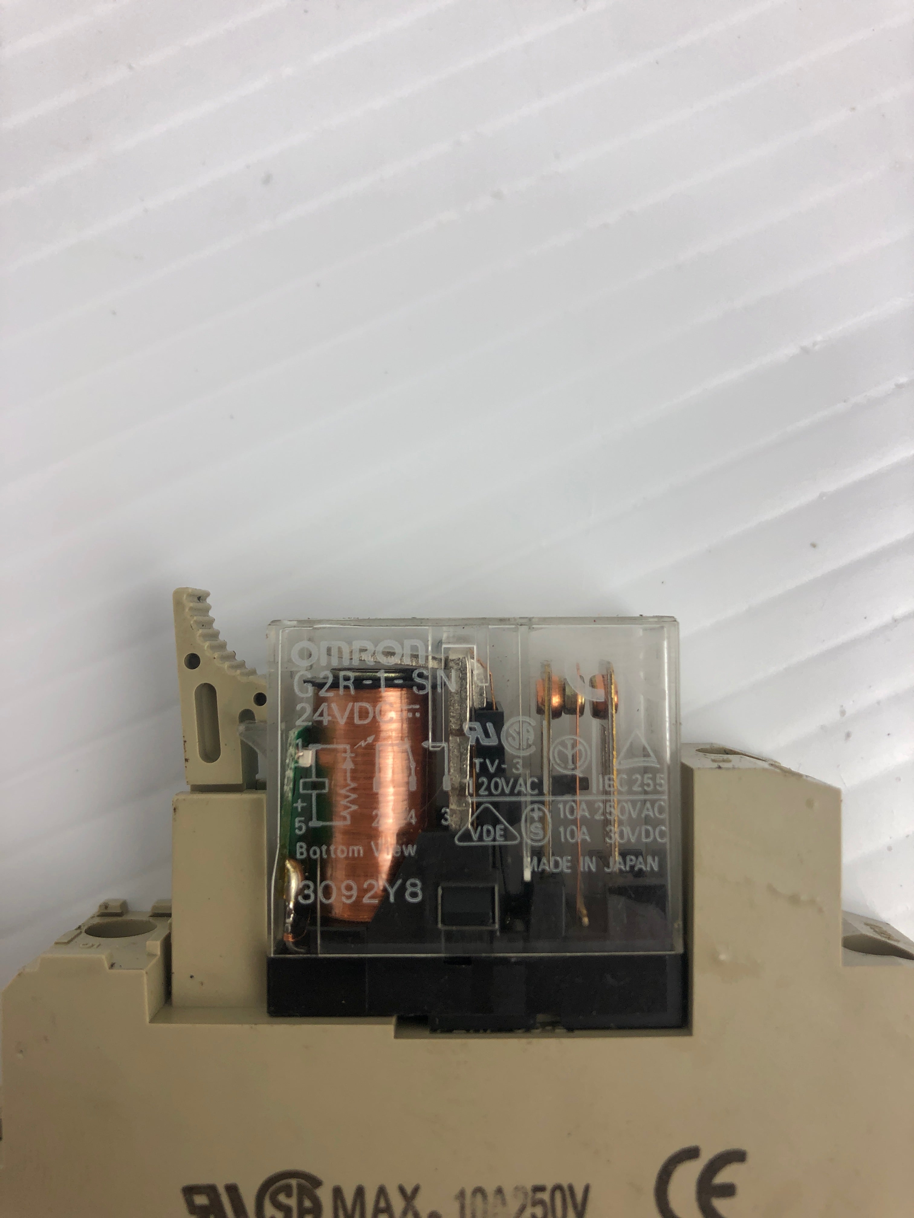 Omron Relay G2R-1-SN and G2R-1-SND 24VDC with Base 250V 5A - Lot of 2
