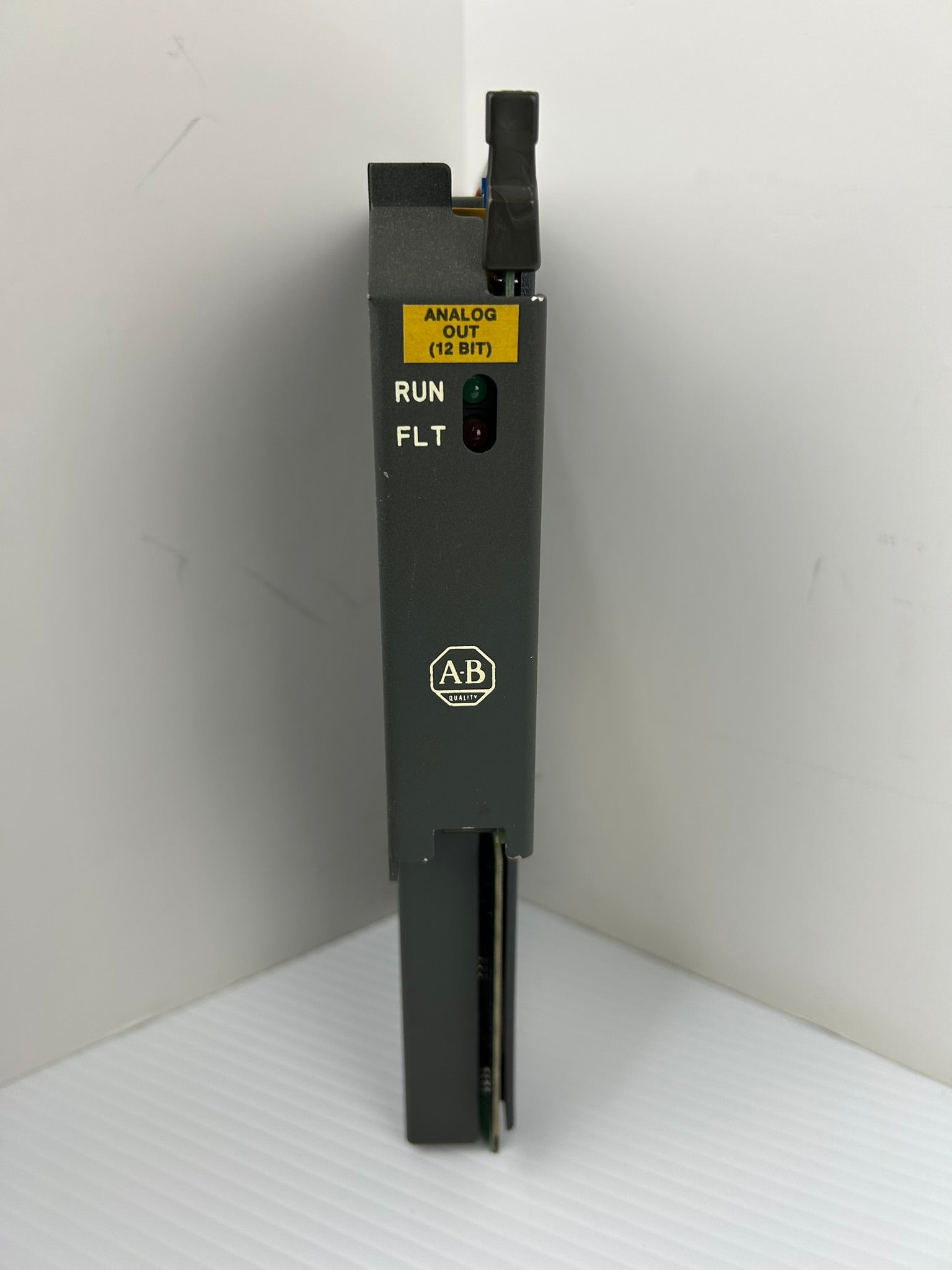 Allen-Bradley 1771-0FE1 Analog Output Module 12 Bit Series A Rev B