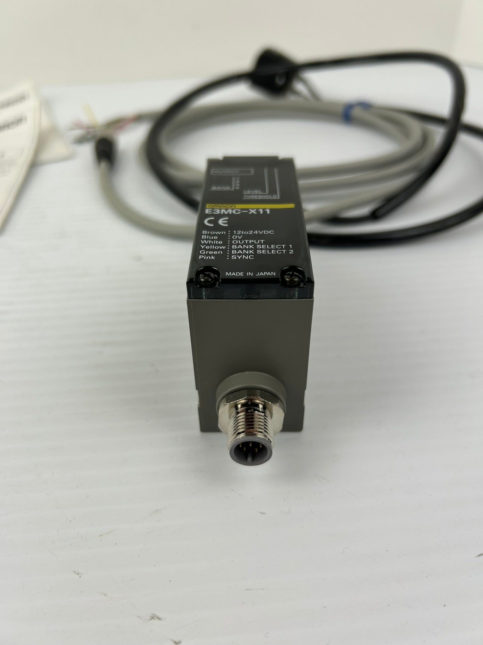 Omron E3MC-X11 LED Full Color Sensor E3MCX11 - Black Sensor Lens Broken