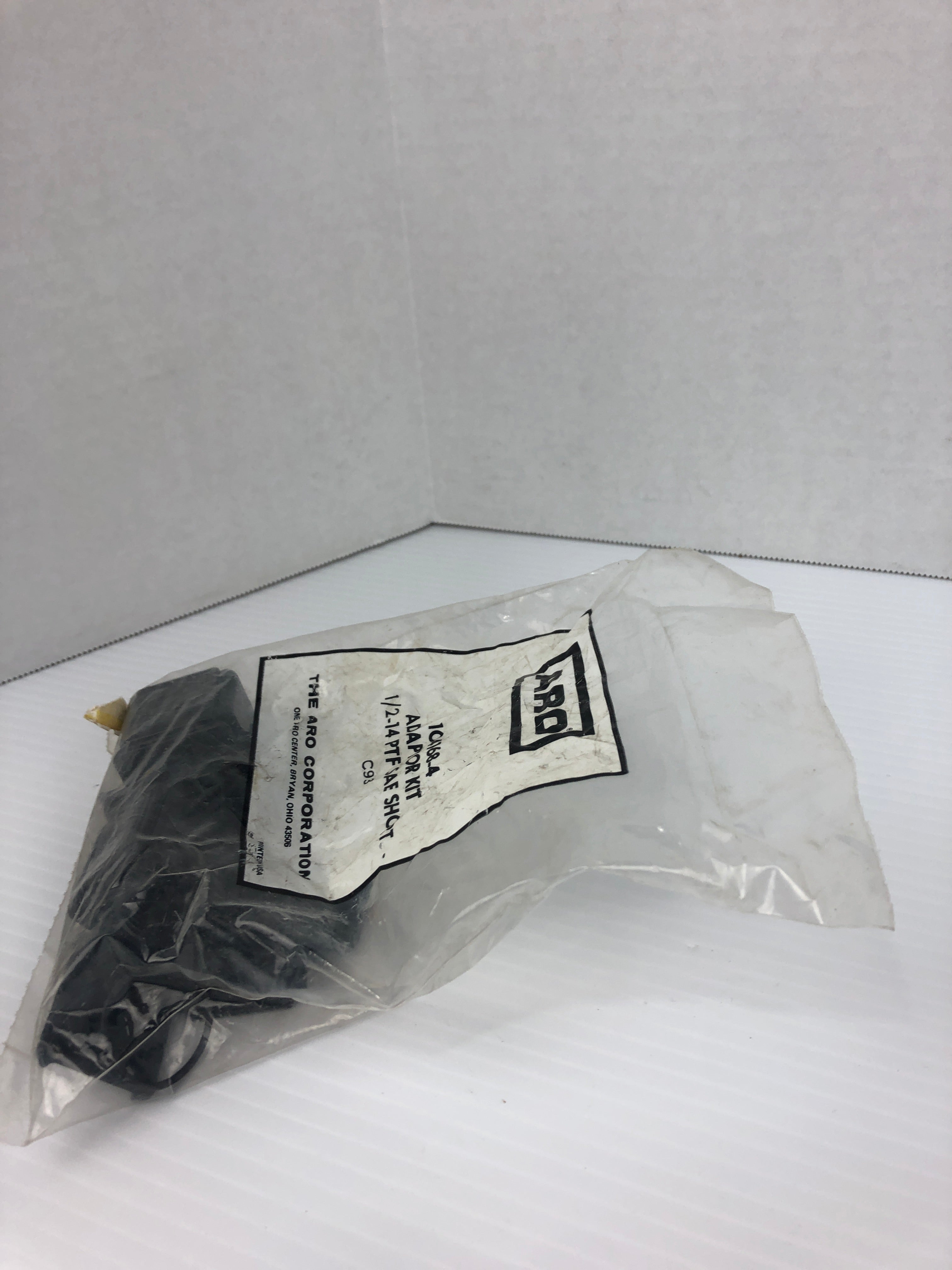 Aro 104168-4 Adaptor Kit 1/2-14PTF SAE Short