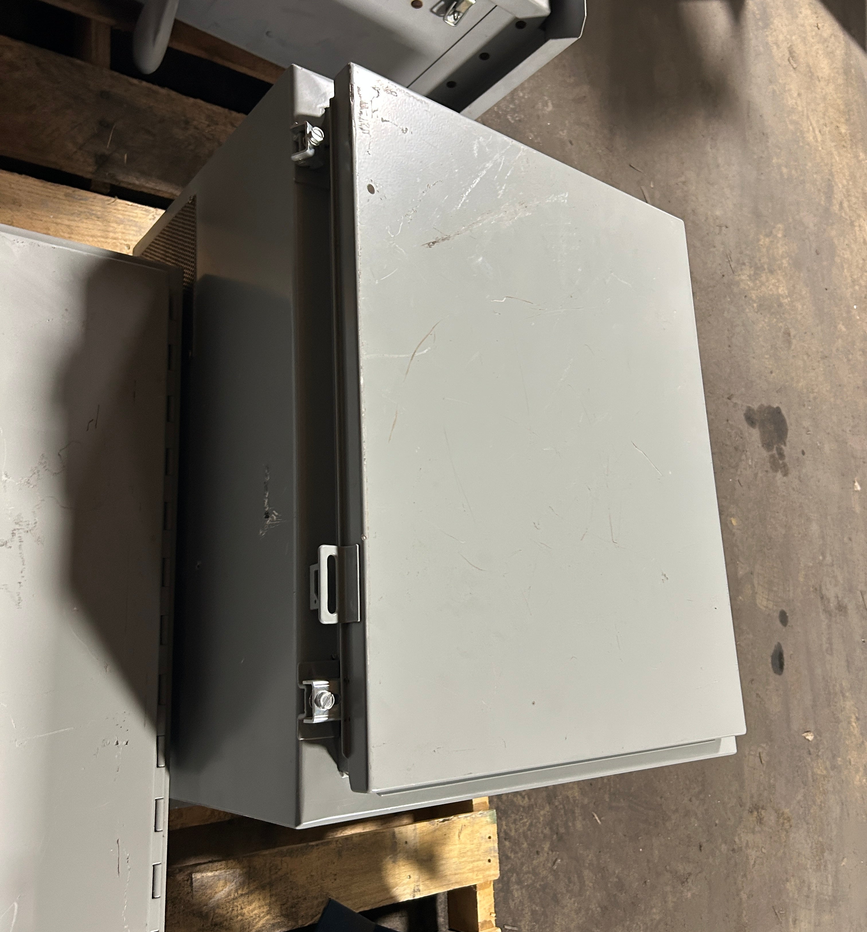 Hoffman A242016LP Electrical Enclosure A-1990 Type 12, 13 Rev A w/ Kit 87557699