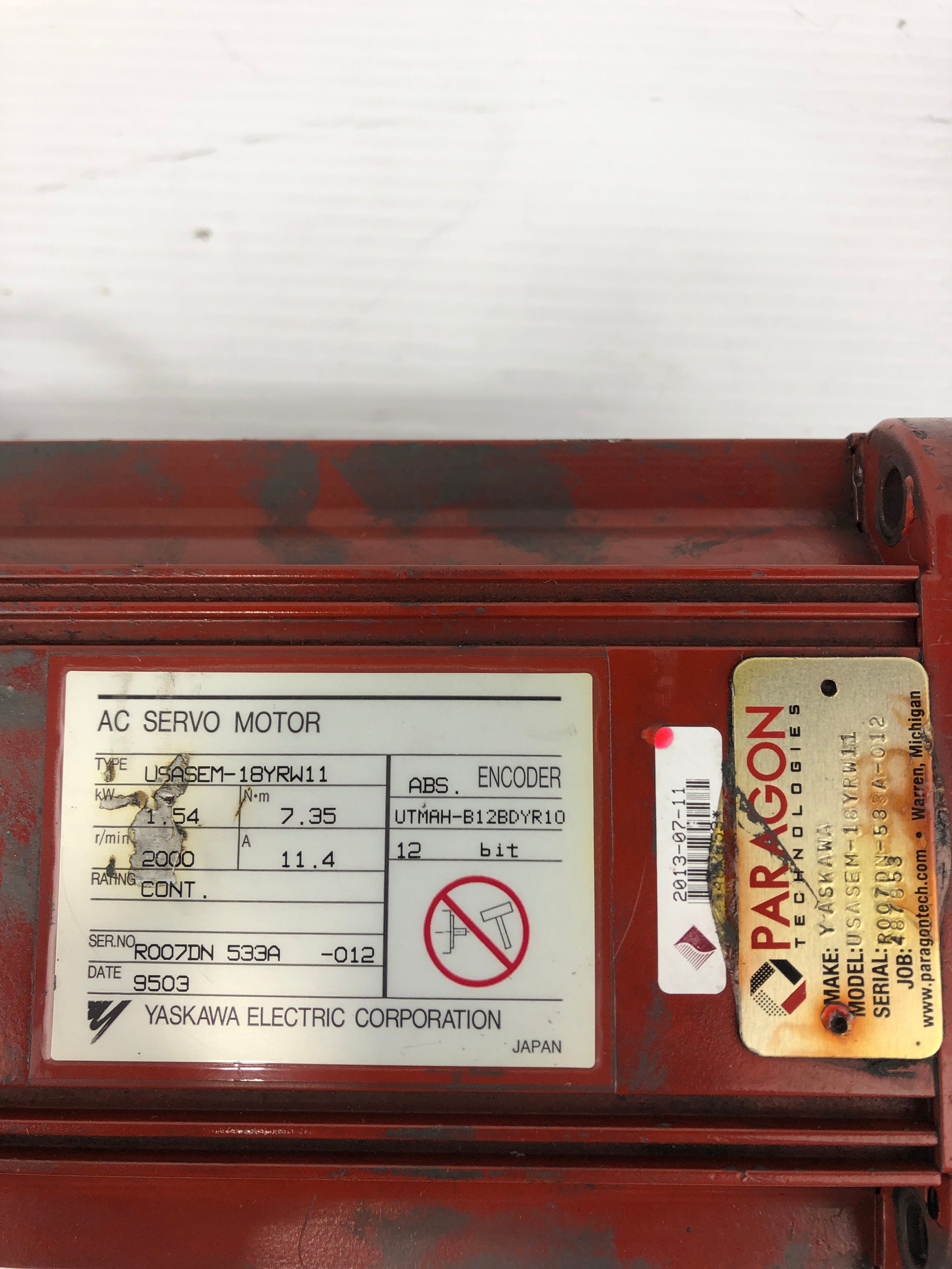 Yaskawa USASEM-18YRW11 AC Servo Motor 1.54kW 2000 RPM w/ UTMAH-B12BDYR10 Encoder