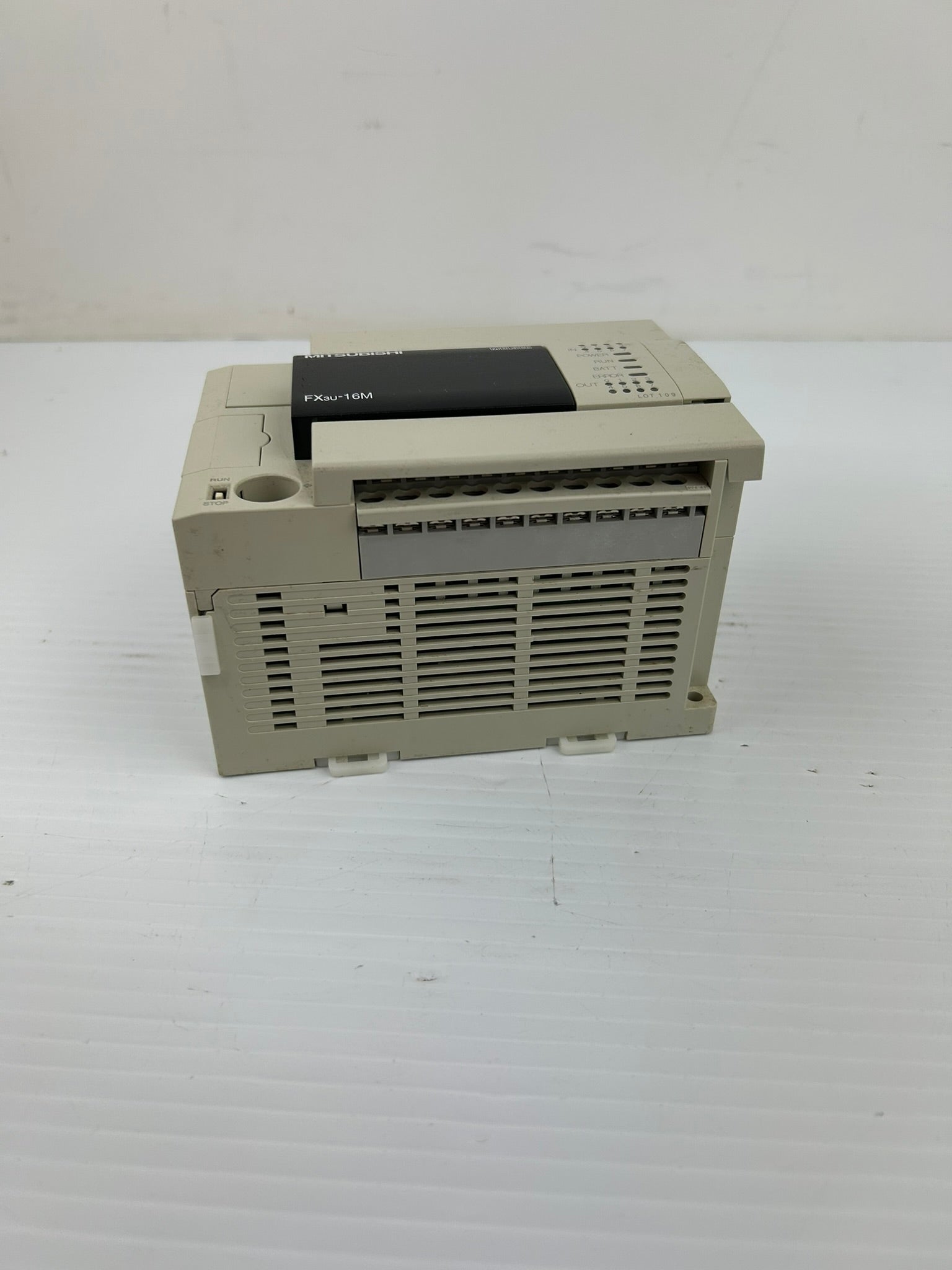 Mitsubishi Melsec FX3U-16MR/ES PLC Programmable Controller 100-240VAC 30W