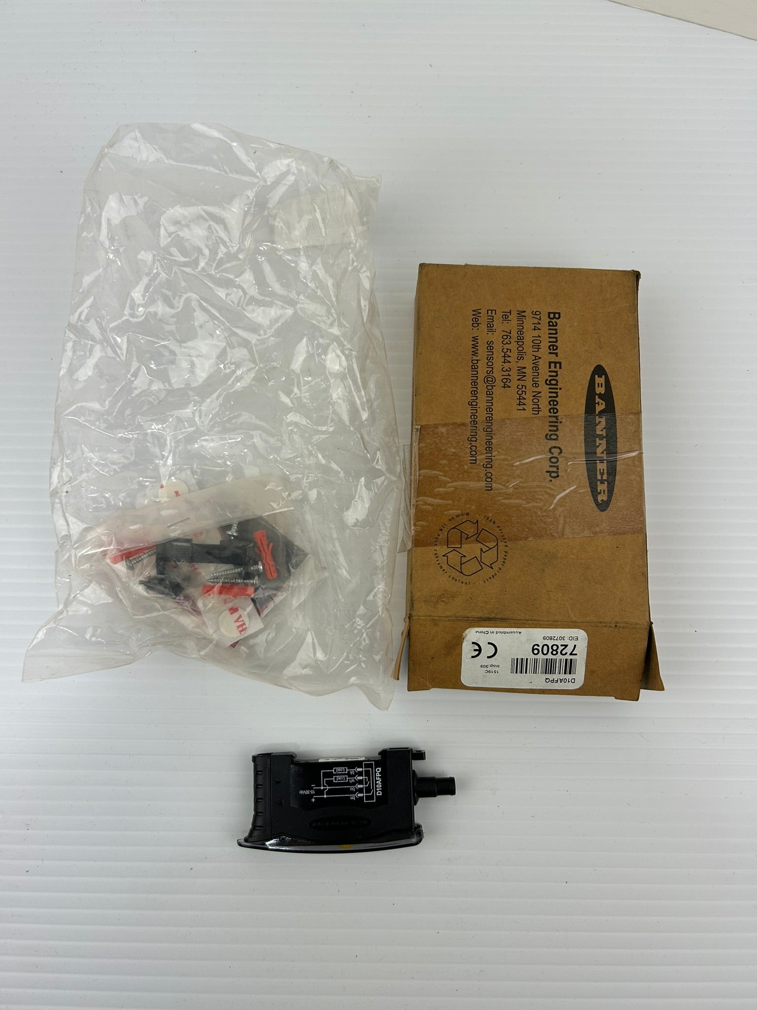 Banner D10AFPQ Fiber Optic Photoelectric Sensor Amplifier 10-30VDC 72809