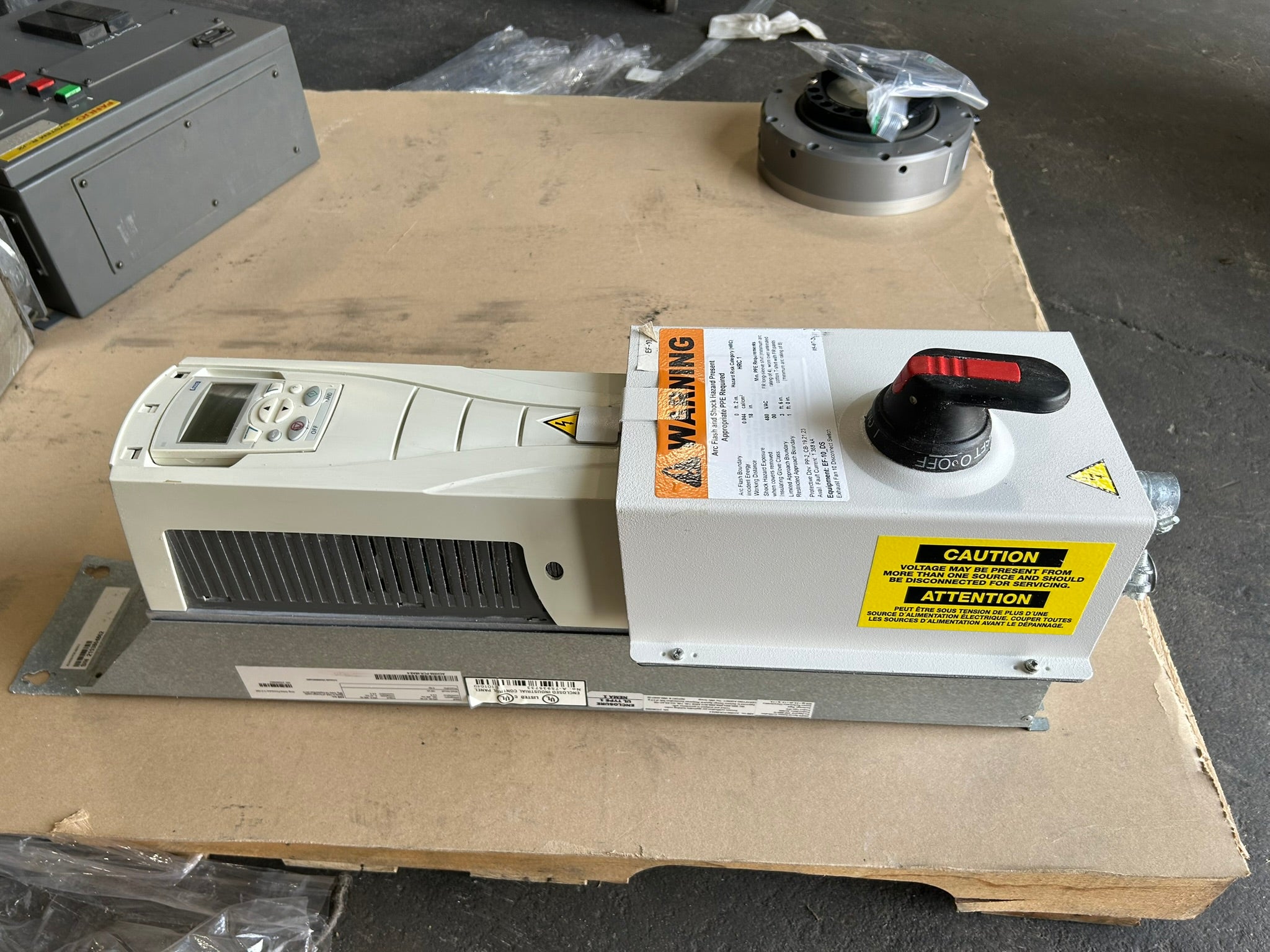 ABB ACH550-PCR-08A8-4 VFD Drive 480V 3PH 5HP with Disconnect Switch Enclosure