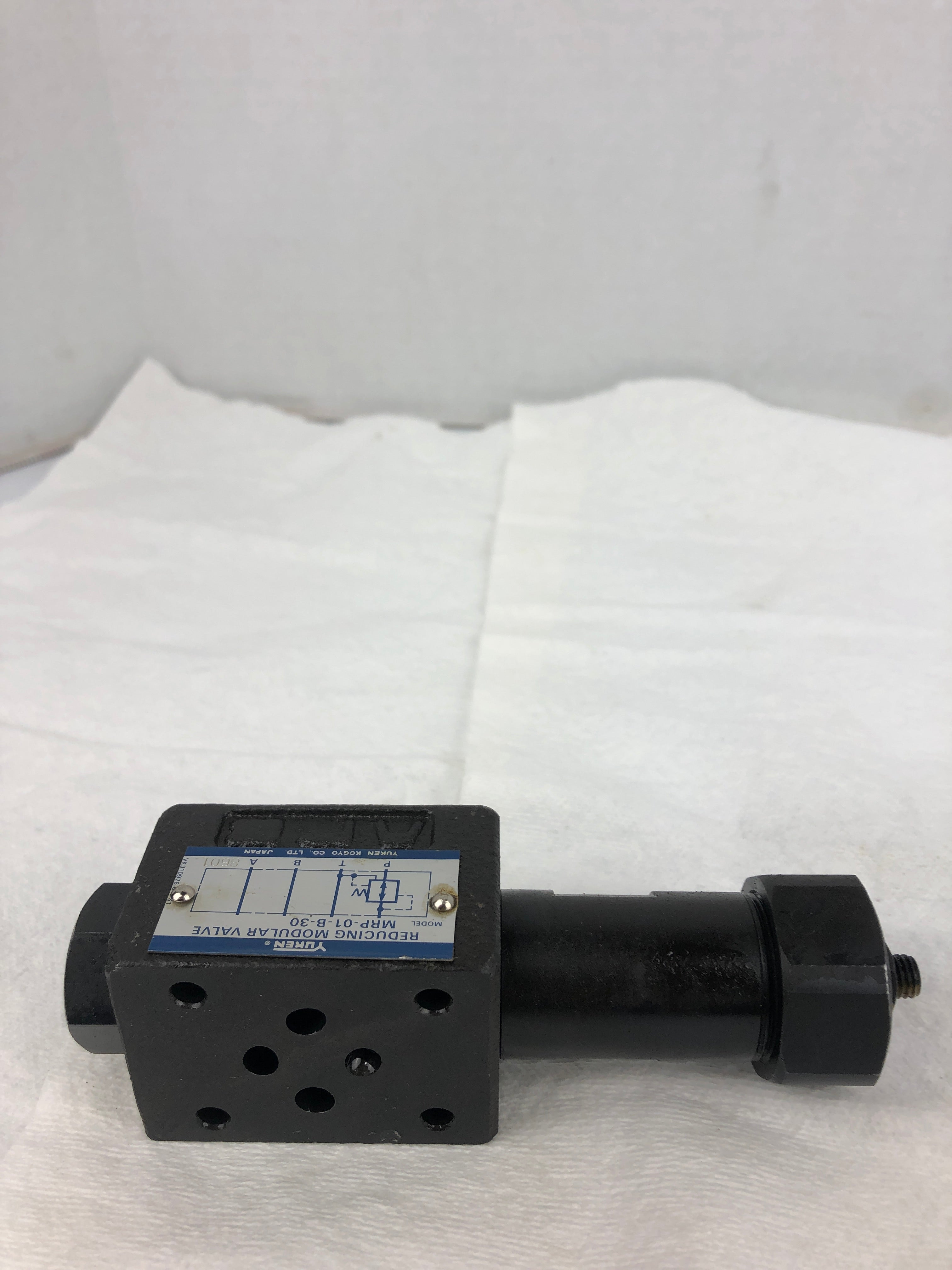 Yuken MRP-01-B-30 Reducing Modular Valve