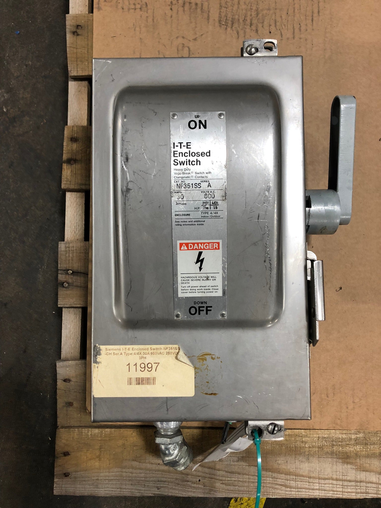 I-T-E NF351SS Enclosed Switch Series A 30A 600V 3 Phase 240/480V 7-1/2/15 HP