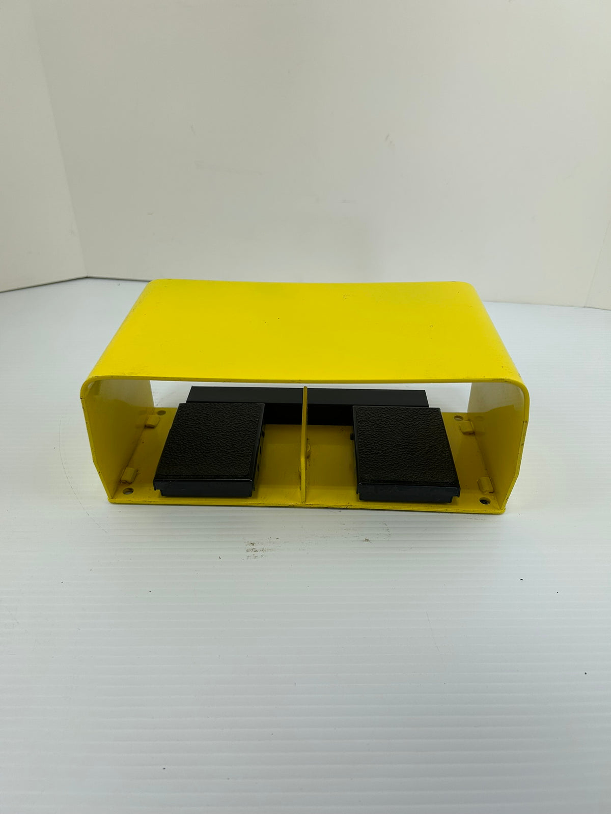 Industrial Dual Foot Switch Pedal Control with Yellow Safety Guard
