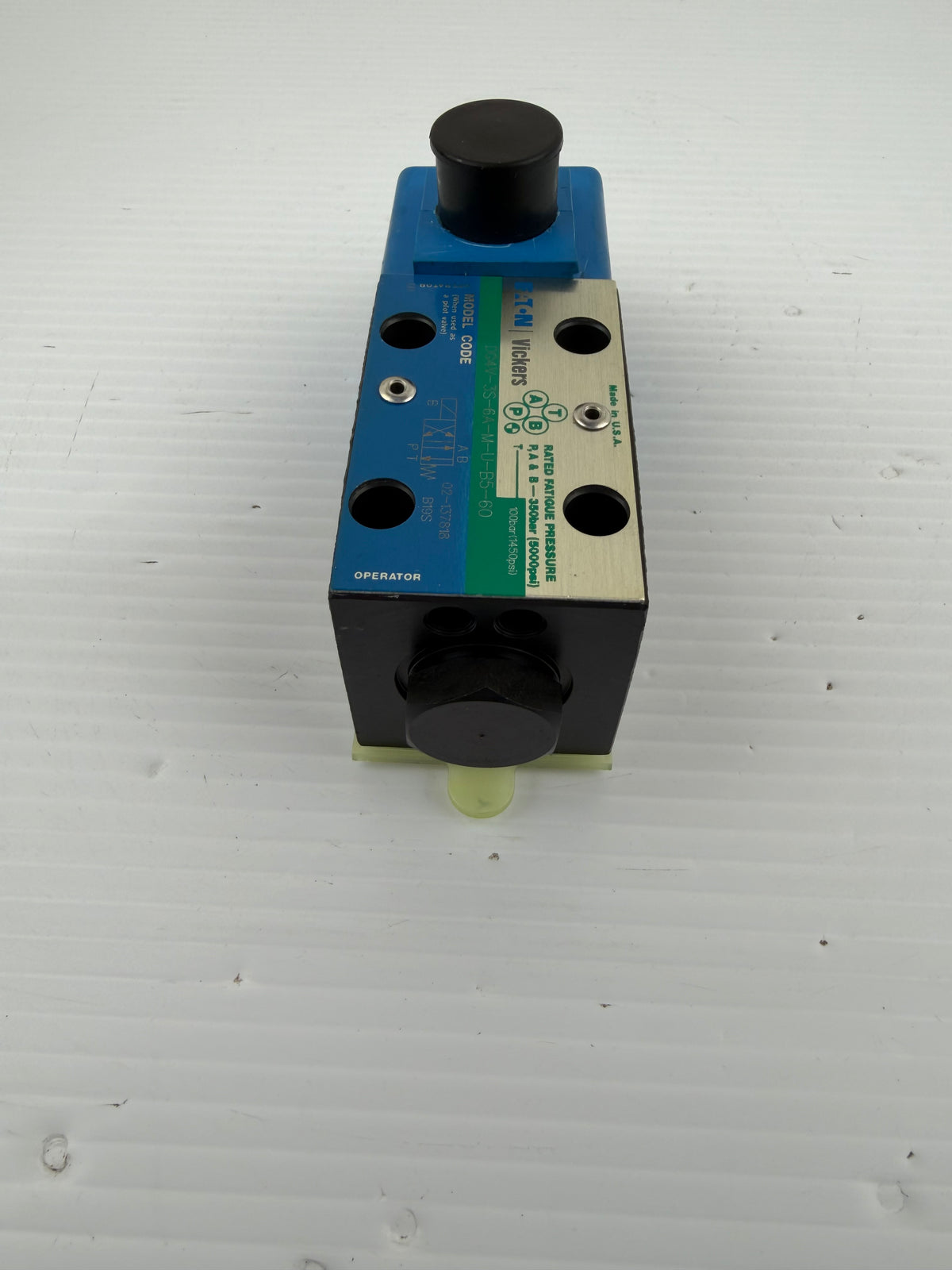 Eaton Solenoid Directional Valve DG4V-3S-6A-M-U-B5-60 5000 PSI
