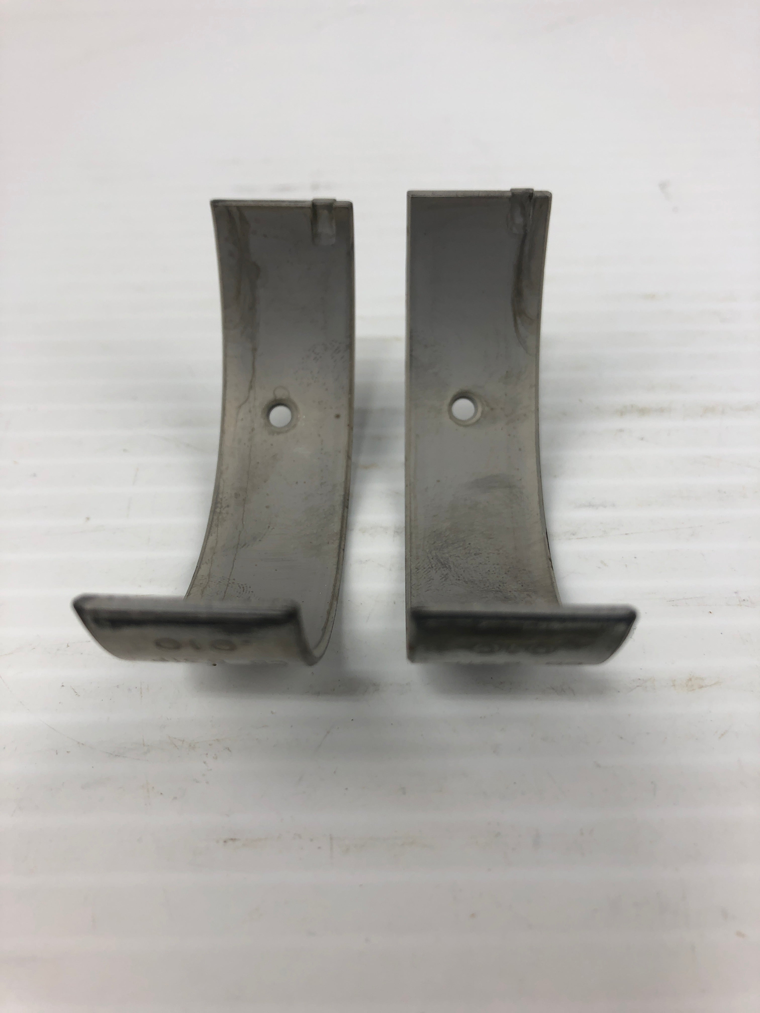 Clevite CB831P10 Engine Connecting Rod Bearing Pair CB-831 P-10
