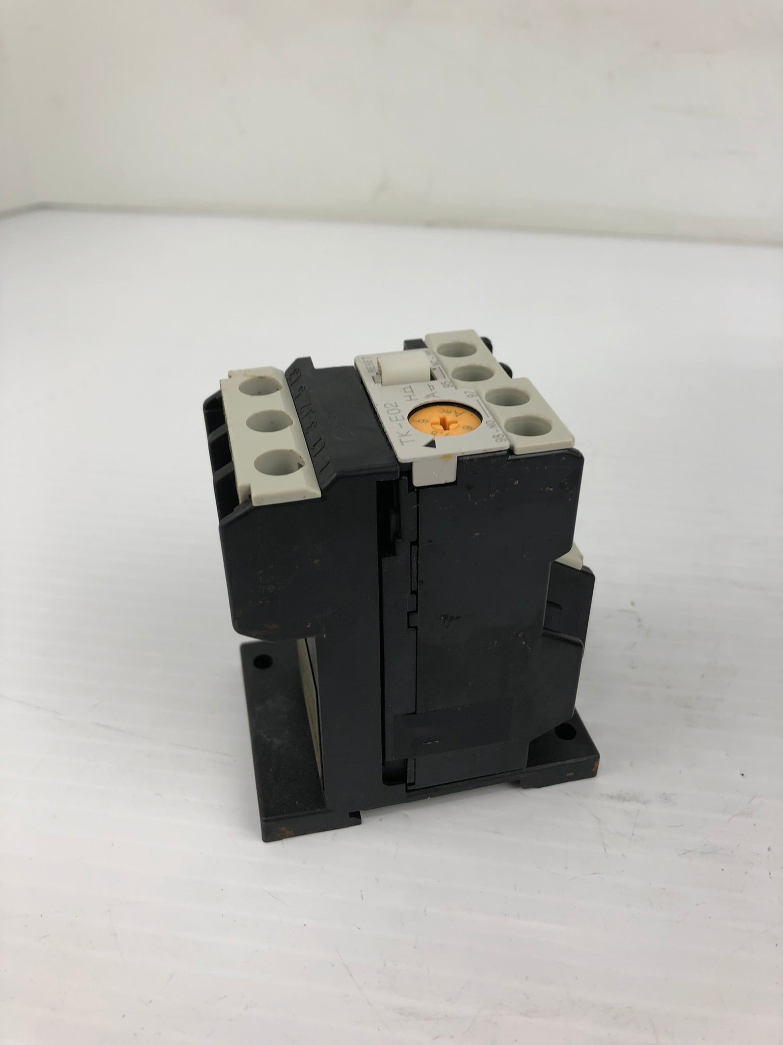 Fuji Electric TK-E02 Thermal Overload Relay TK22E 6-9A SZ-HCE TZ1HCE