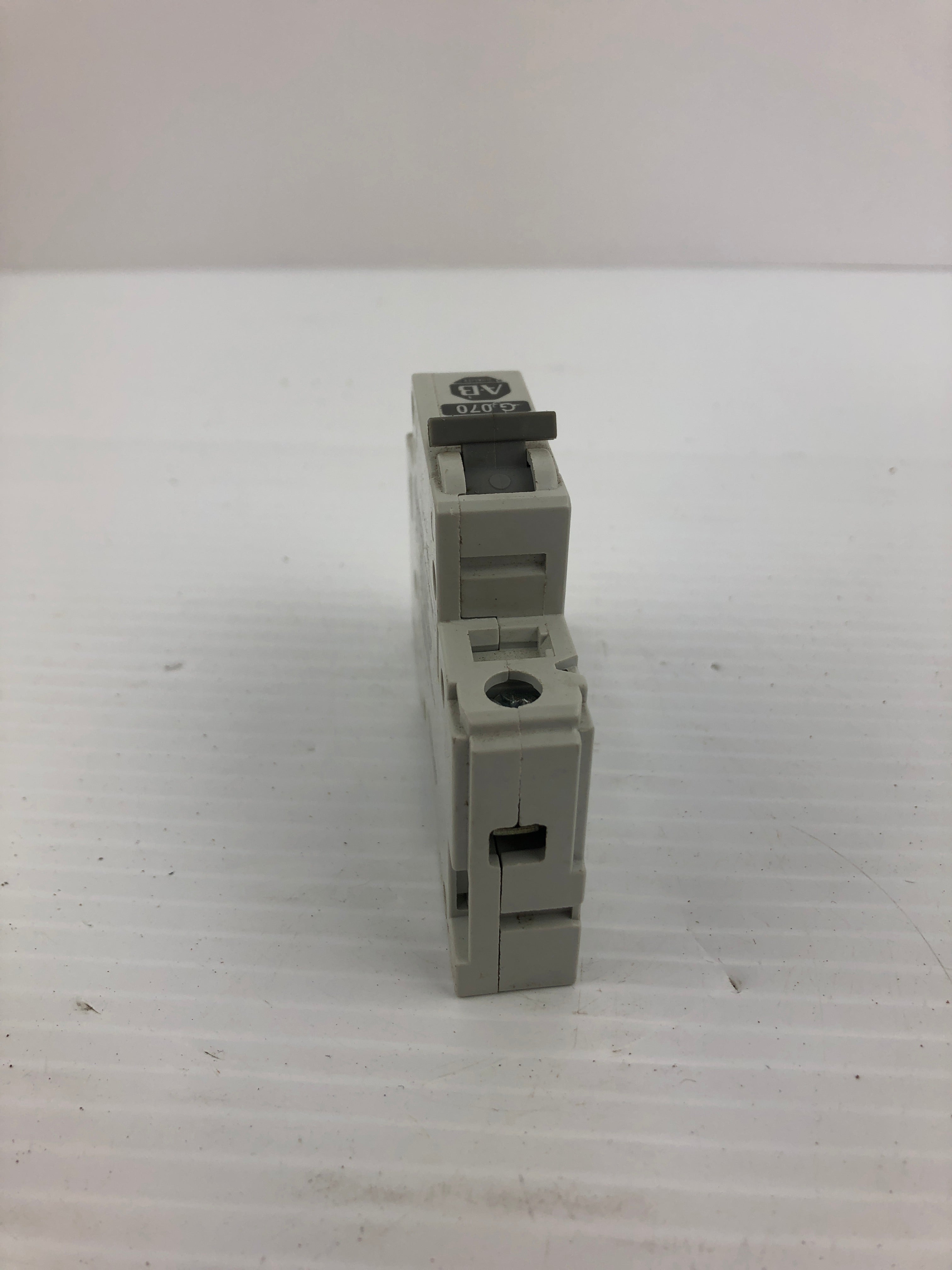 Allen Bradley 1492-CB1 Circuit Breaker G070 7A Series C
