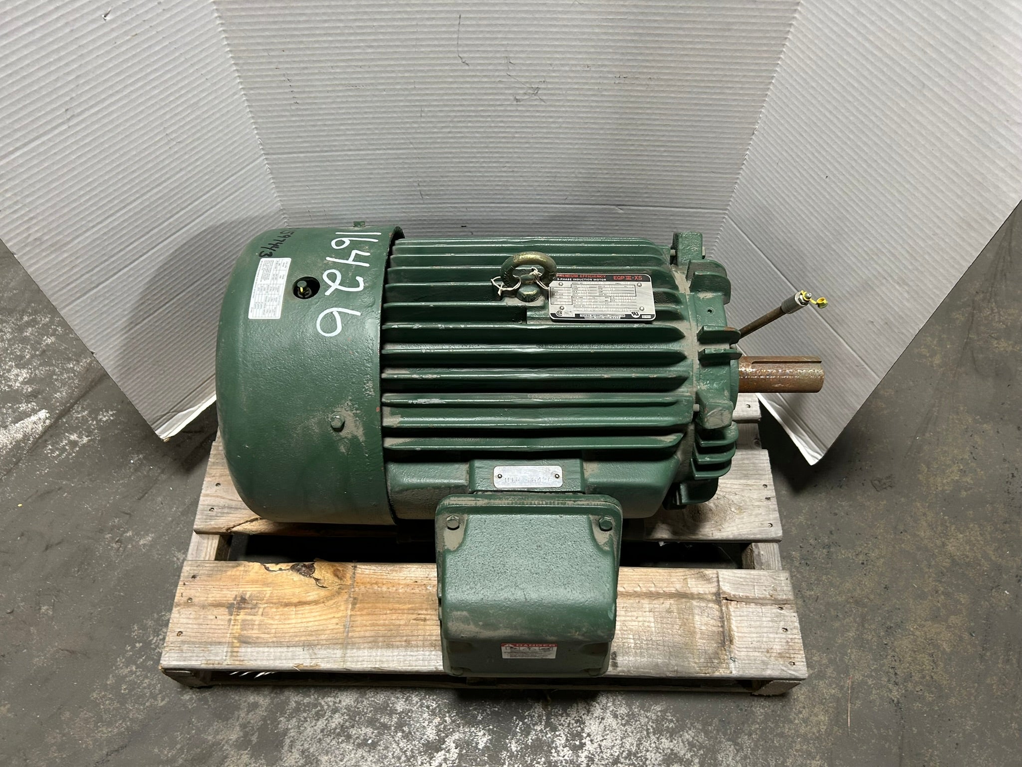 Toshiba B0108FLF3BMH0 Induction Electric Motor 3 PH 10 HP EQP III-XS