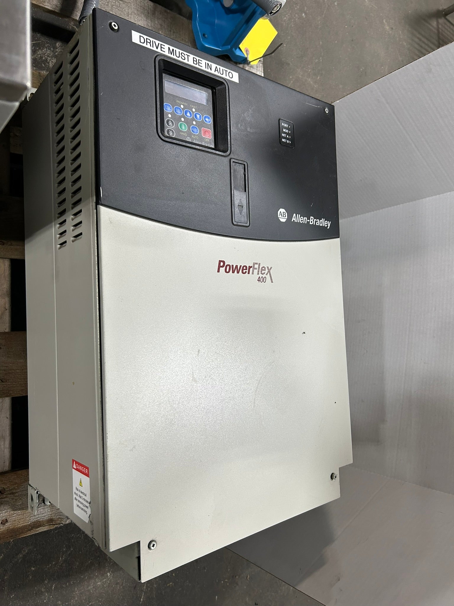Allen-Bradley 22C-D088A103 PowerFlex 400 AC Drive Series A 60HP 45kW 3PH