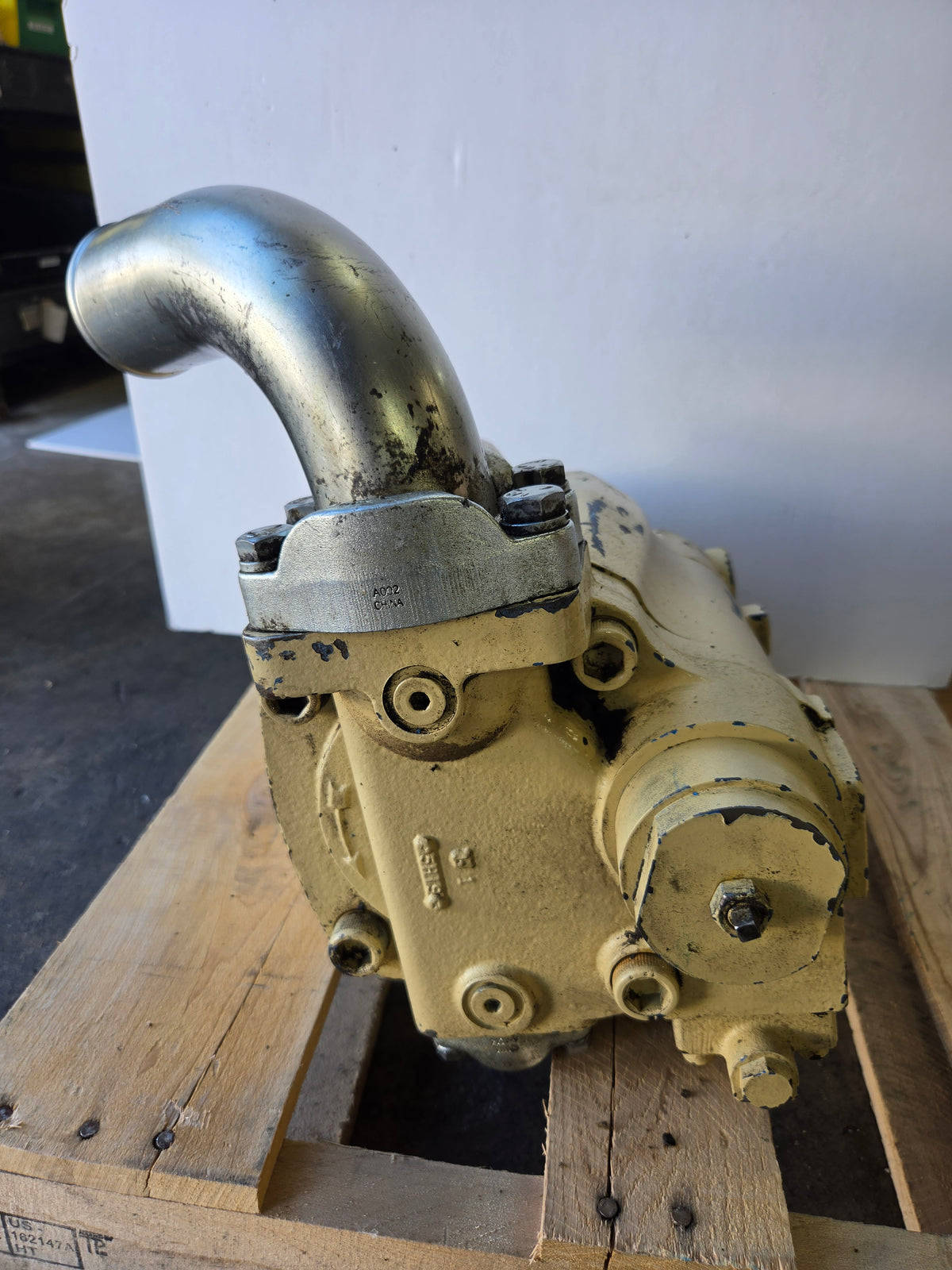 Vickers PVM098ER09GS02AAA28000000A0A Variable Hydraulic Piston Pump 123AL00062A