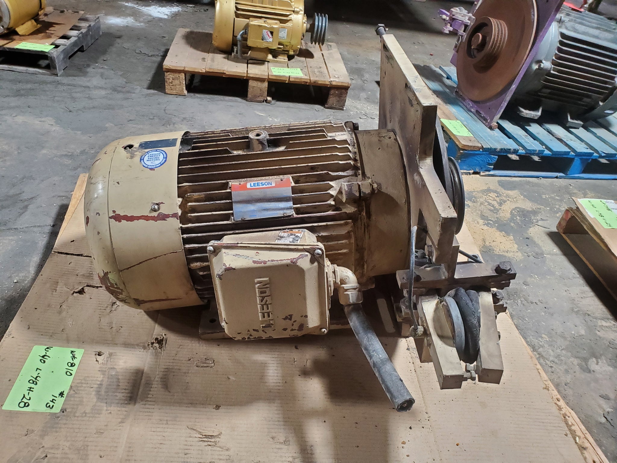 Leeson G-150085-60 Motor 60HP 1770 RPM 3PH 326TC with Belt Drive Clutch Assembly