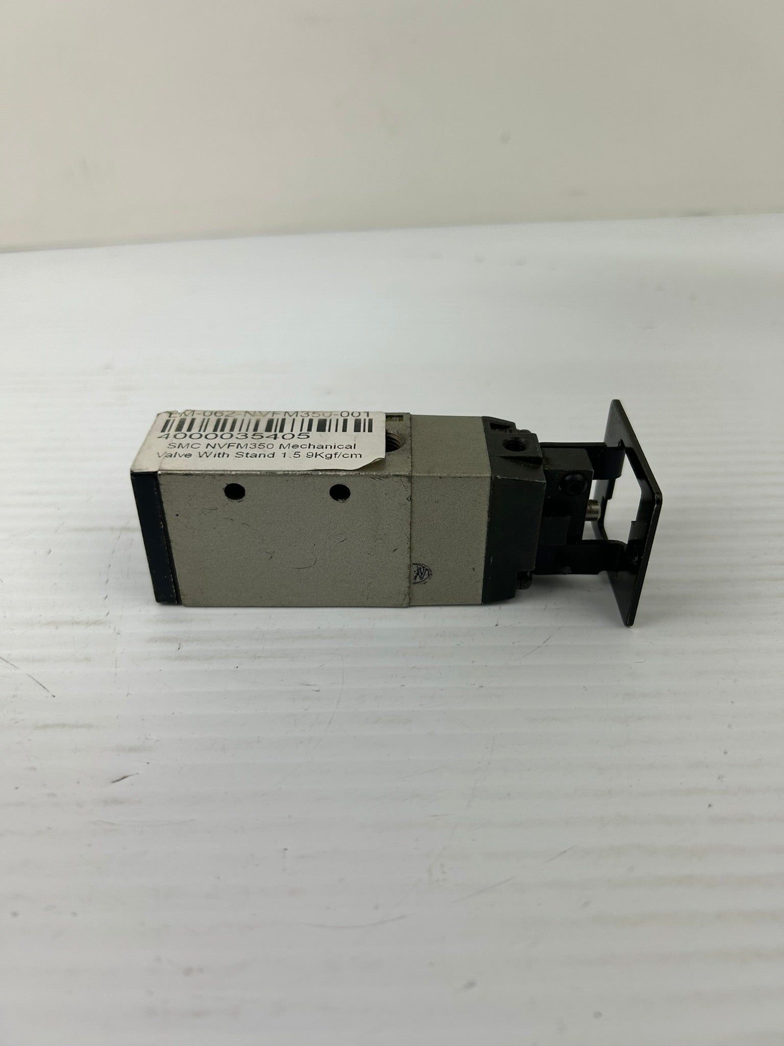 SMC NVFM350 Mechanical Valve With Stand 1.5 9Kgf/cm
