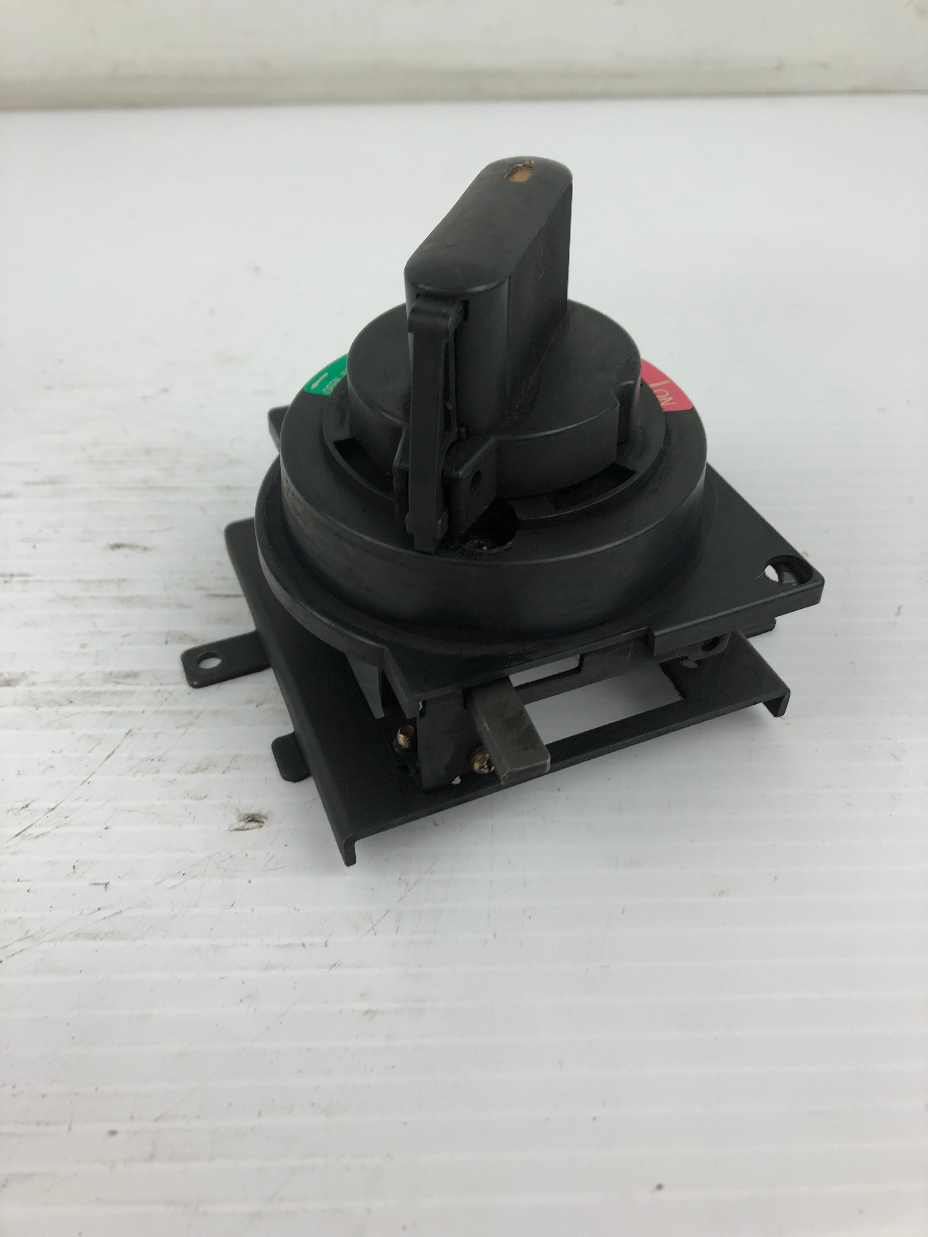 Mitsubishi FISWUAR External Handle Reset Off Tripped On Knob Switch