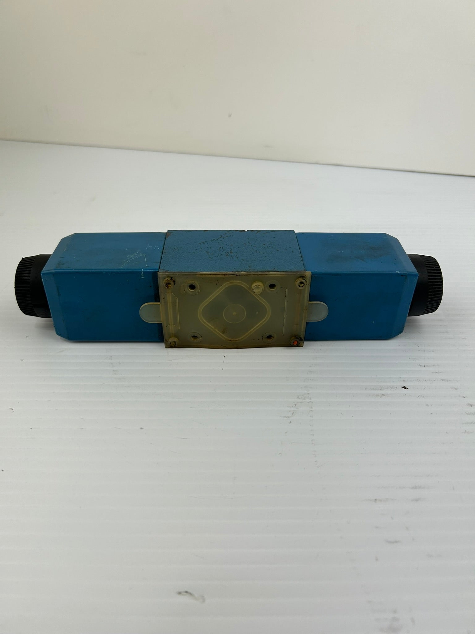 Vickers KDG4V 3 2C20N Z M U H7 60 Directional Control Valve 02-123993