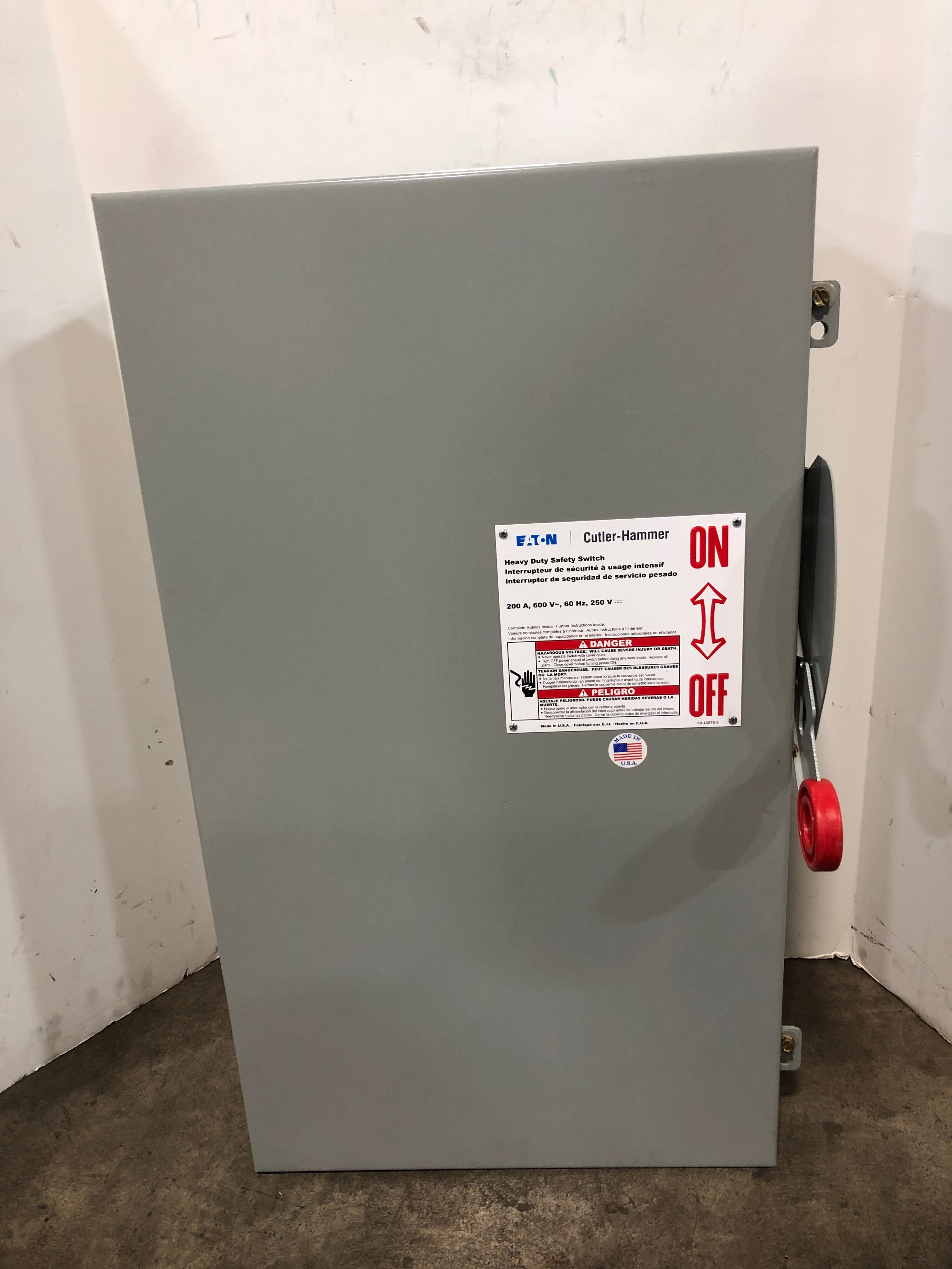 Eaton Cutler-Hammer DH364NGK Heavy Duty Safety Switch 200A Series C Type 1