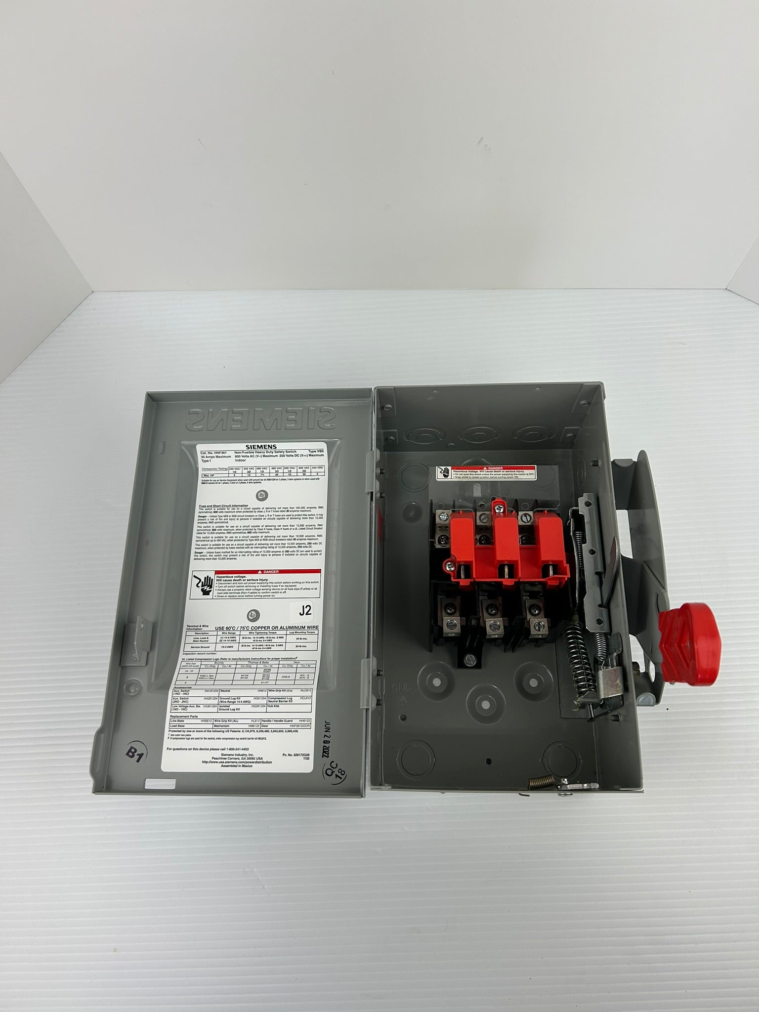 Siemens HNF361 Non-Fusible Heavy Duty Safety Switch 30A 600VAC 250VDC Indoor