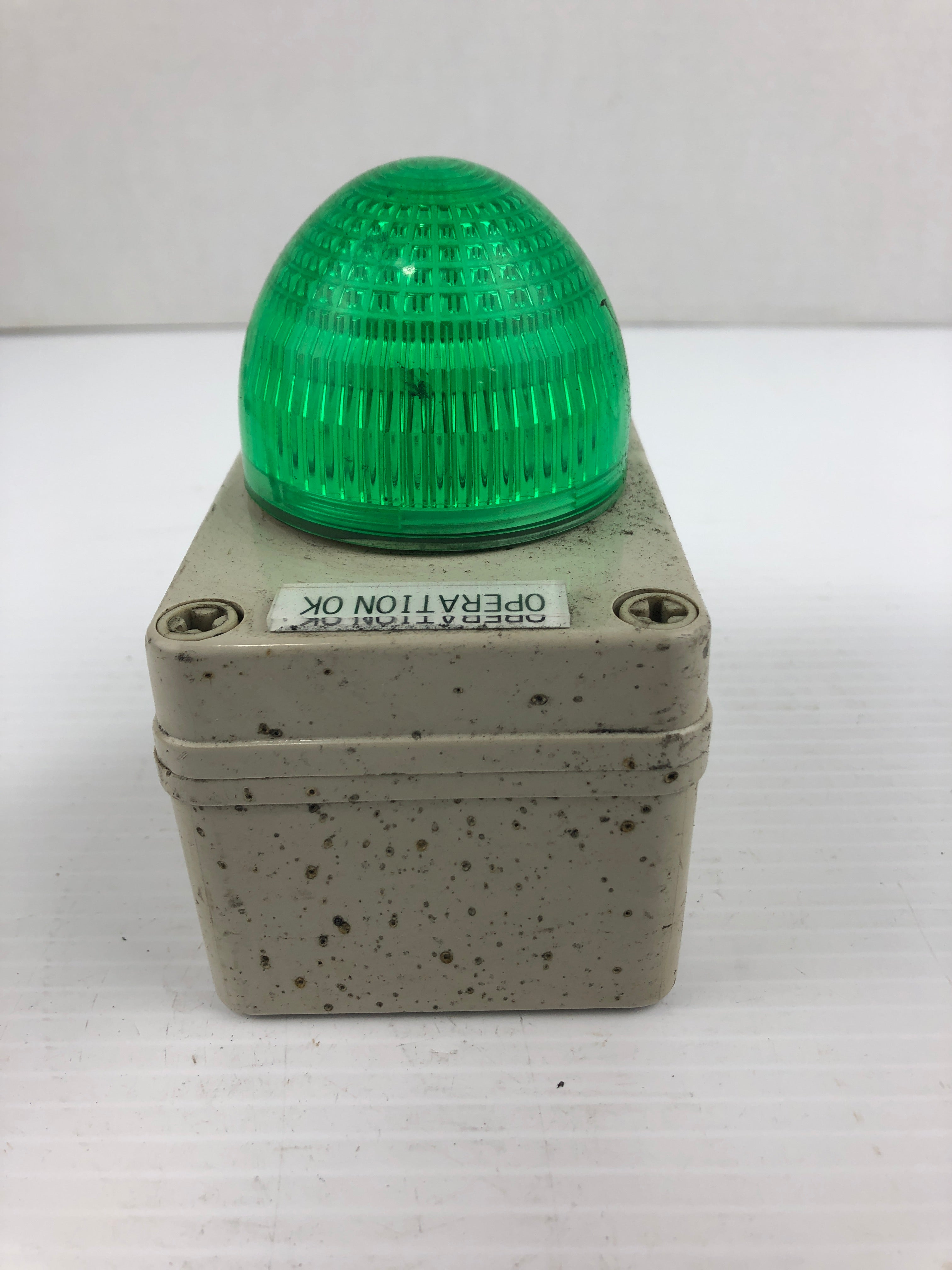 Idec HW1P-5Q4 Control Box with Green Indicator Light 24V 0.5W