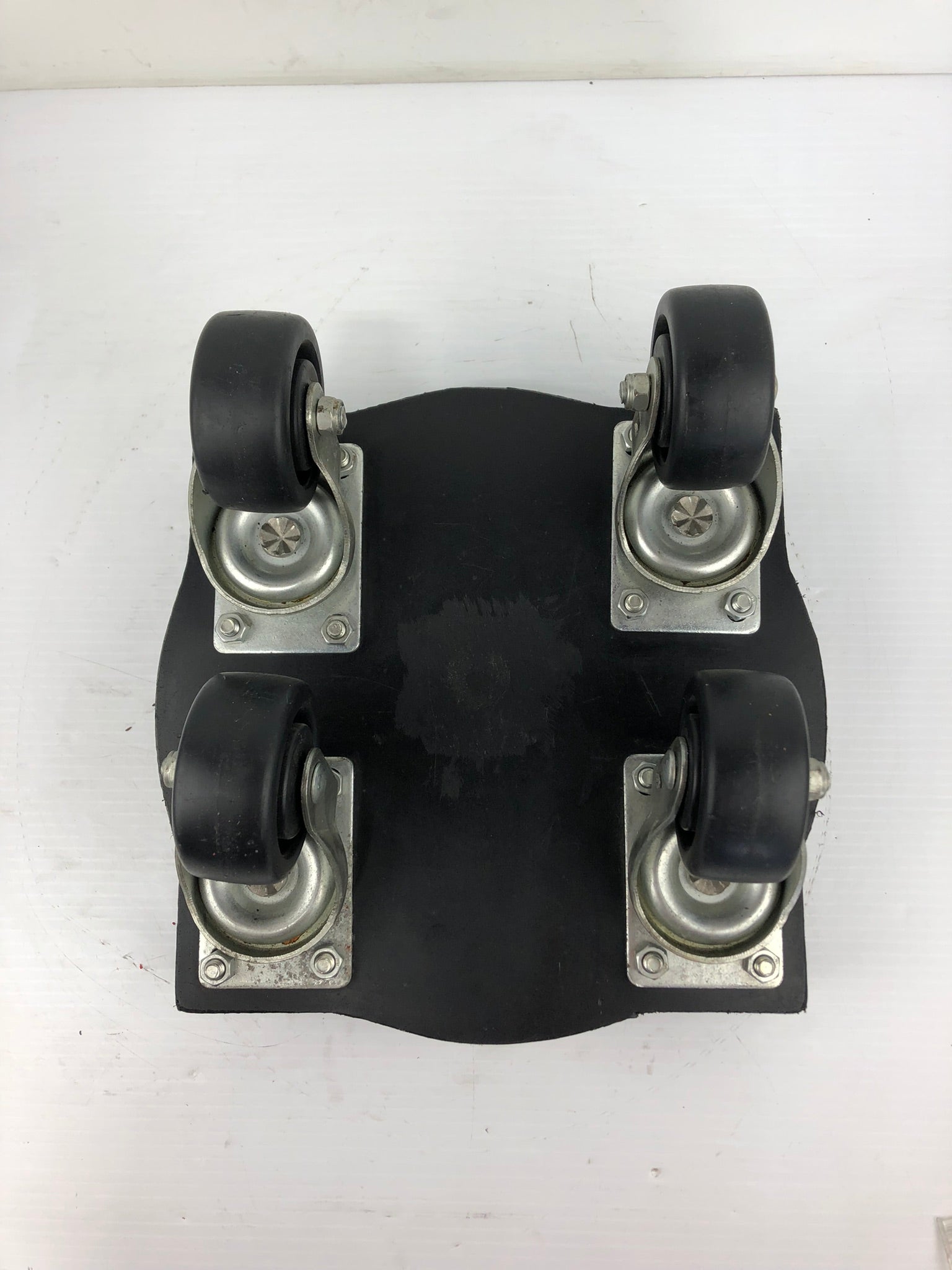 Back Plastic Stand with Metal Swivel Casters Wheeled Plant Holder, Motor Stand
