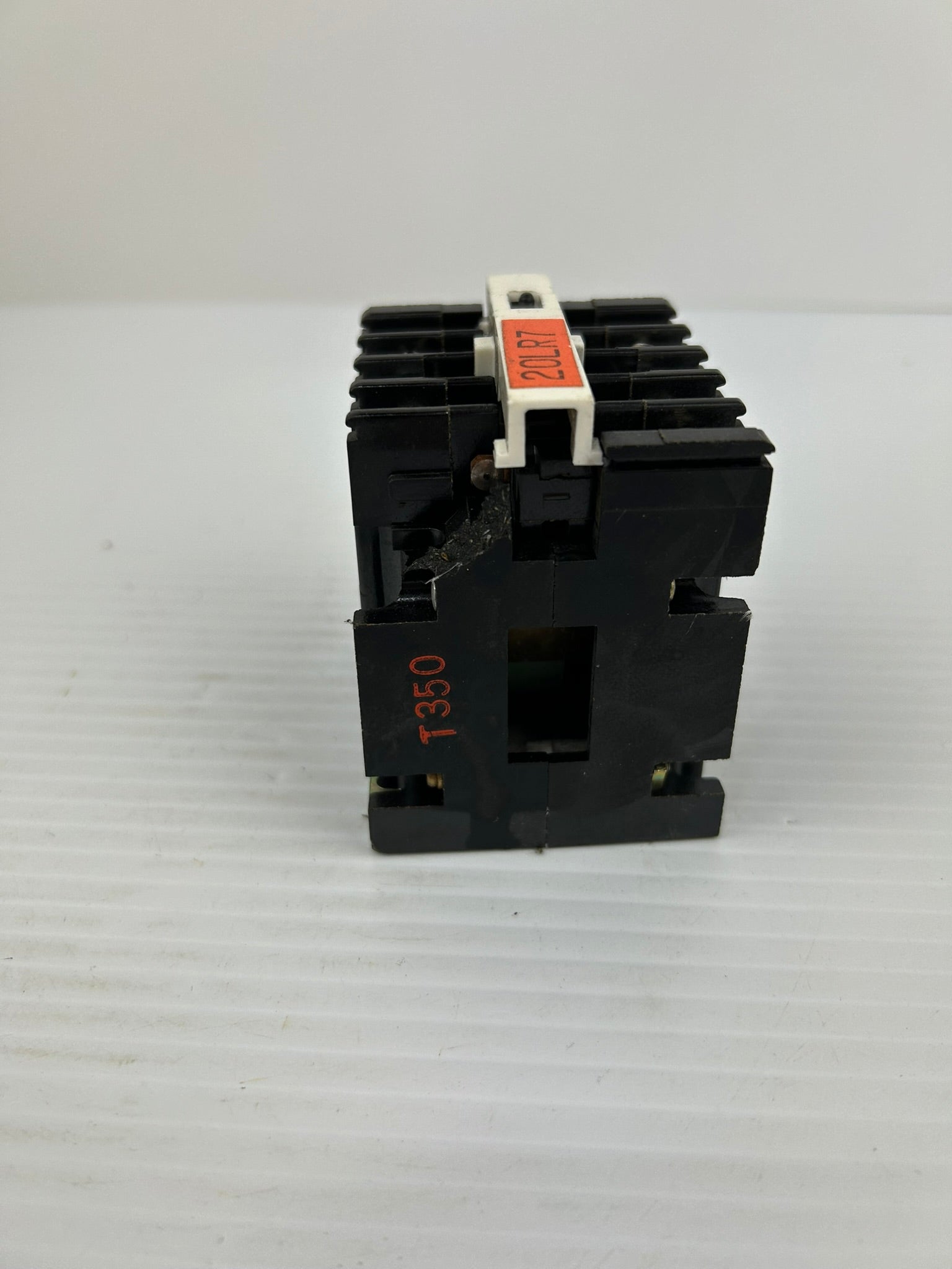 General Electric CR120A04002AA Industrial Relay Series A 300VAC 10A
