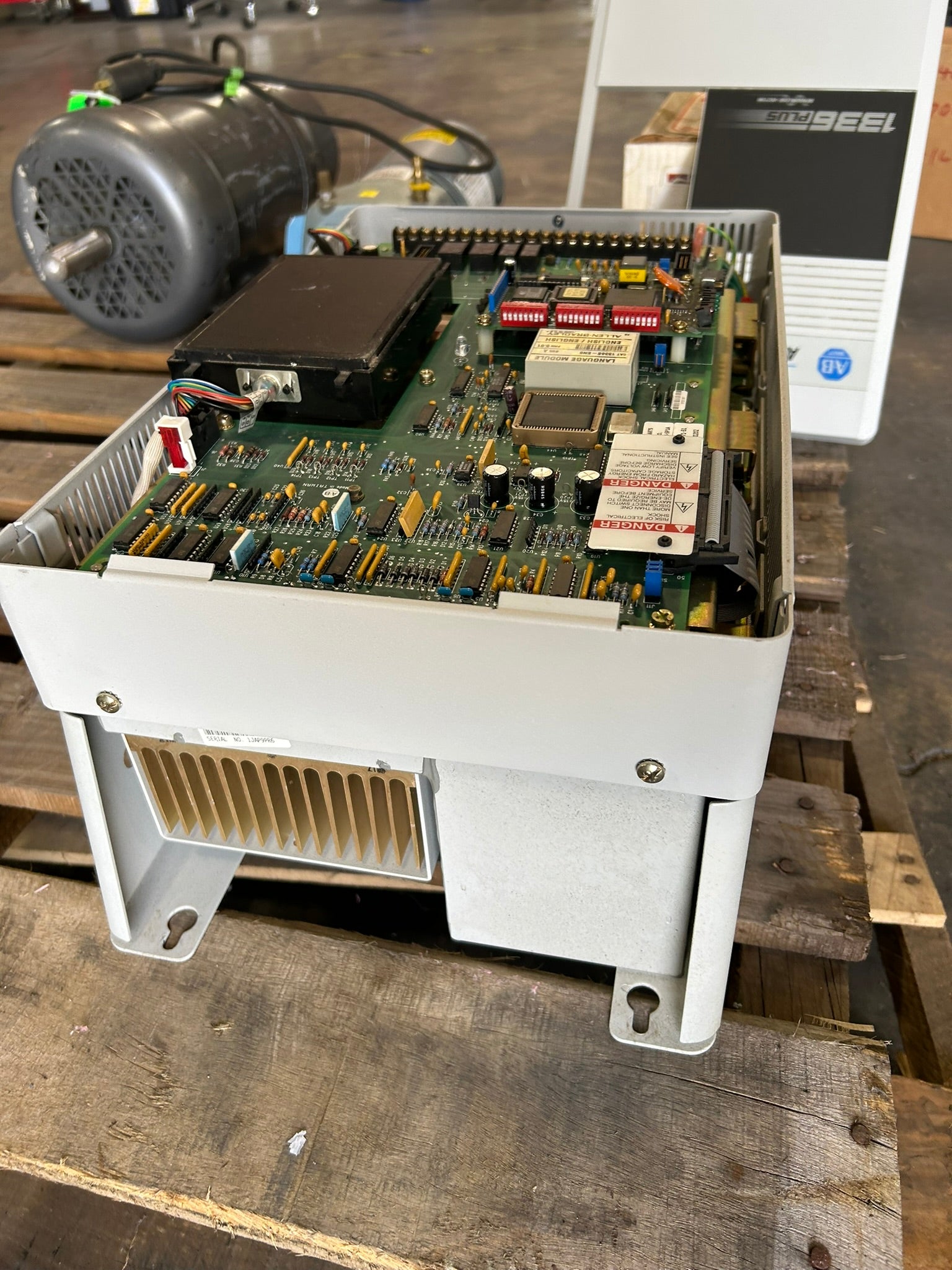 Allen-Bradley 1336S-B007-AA-EN5-HA1 Drive Ser D 380-480V 8-11kVA 13A 3PH 50/60Hz