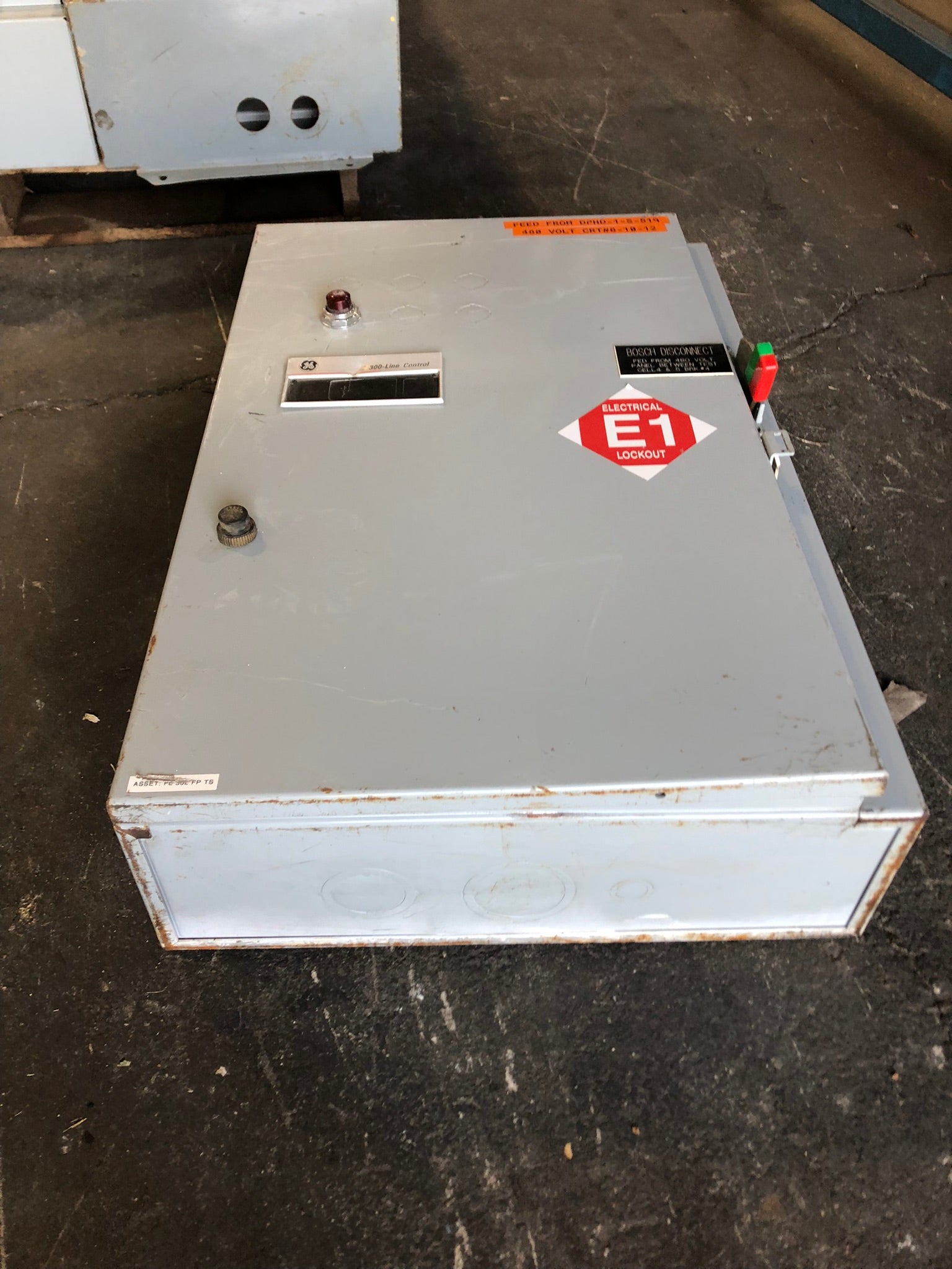 General Electric 300-Line Control Enclosed Magnetic Starter CR305/CR306/CR309
