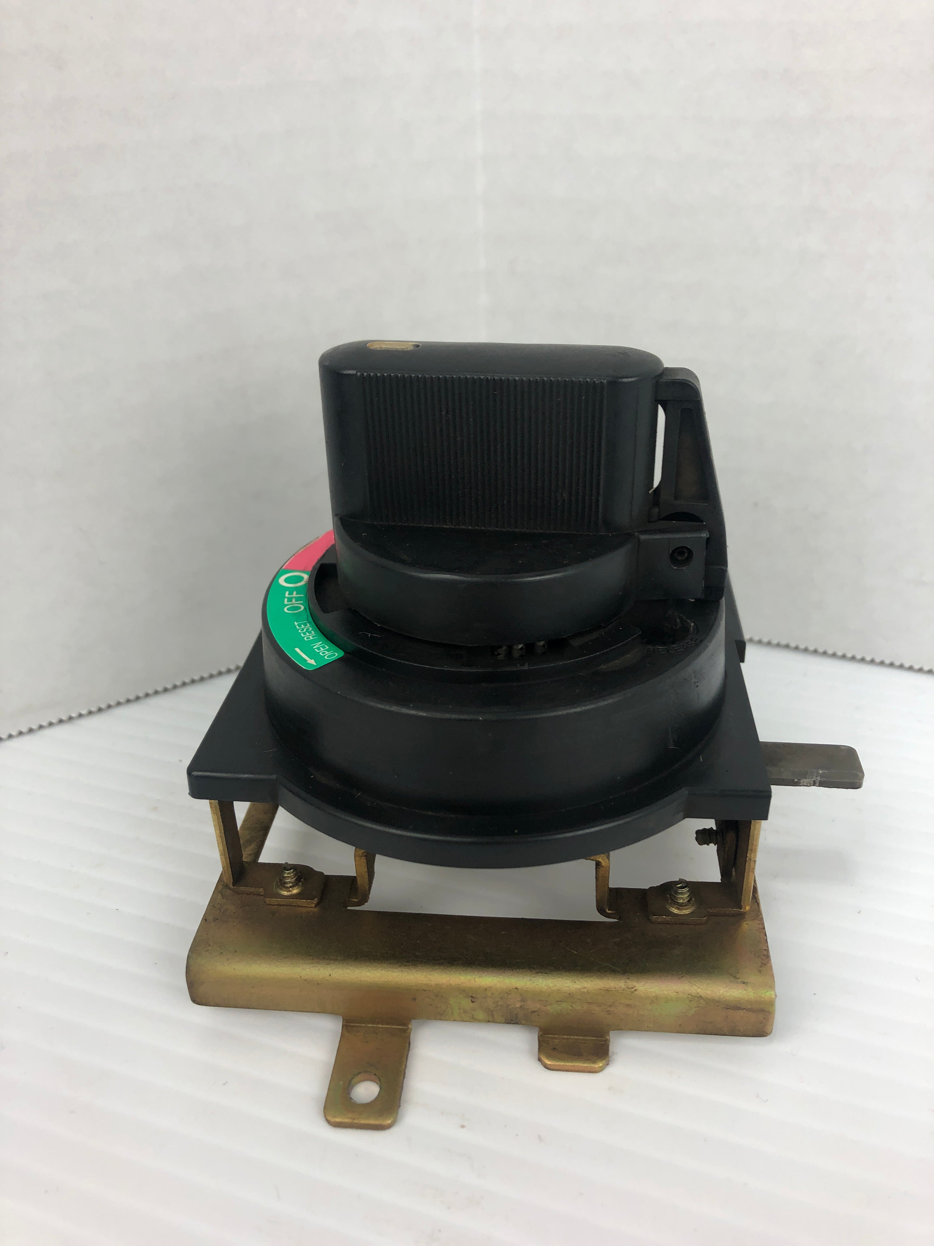 Mitsubishi FISWUAR External Handle Switch For NF100-CWU / NF100-SWU / NV100-SWU
