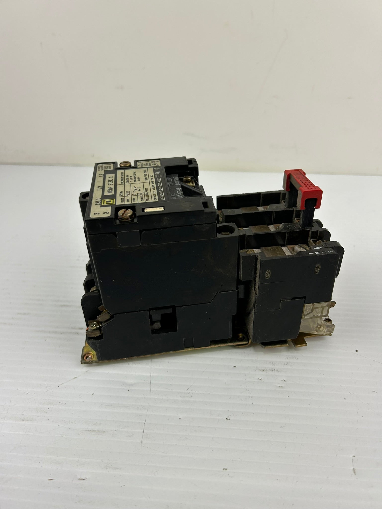 Square D 8536 SC03 Series A Starter Nema Size 1 with Overload Thermal Relays