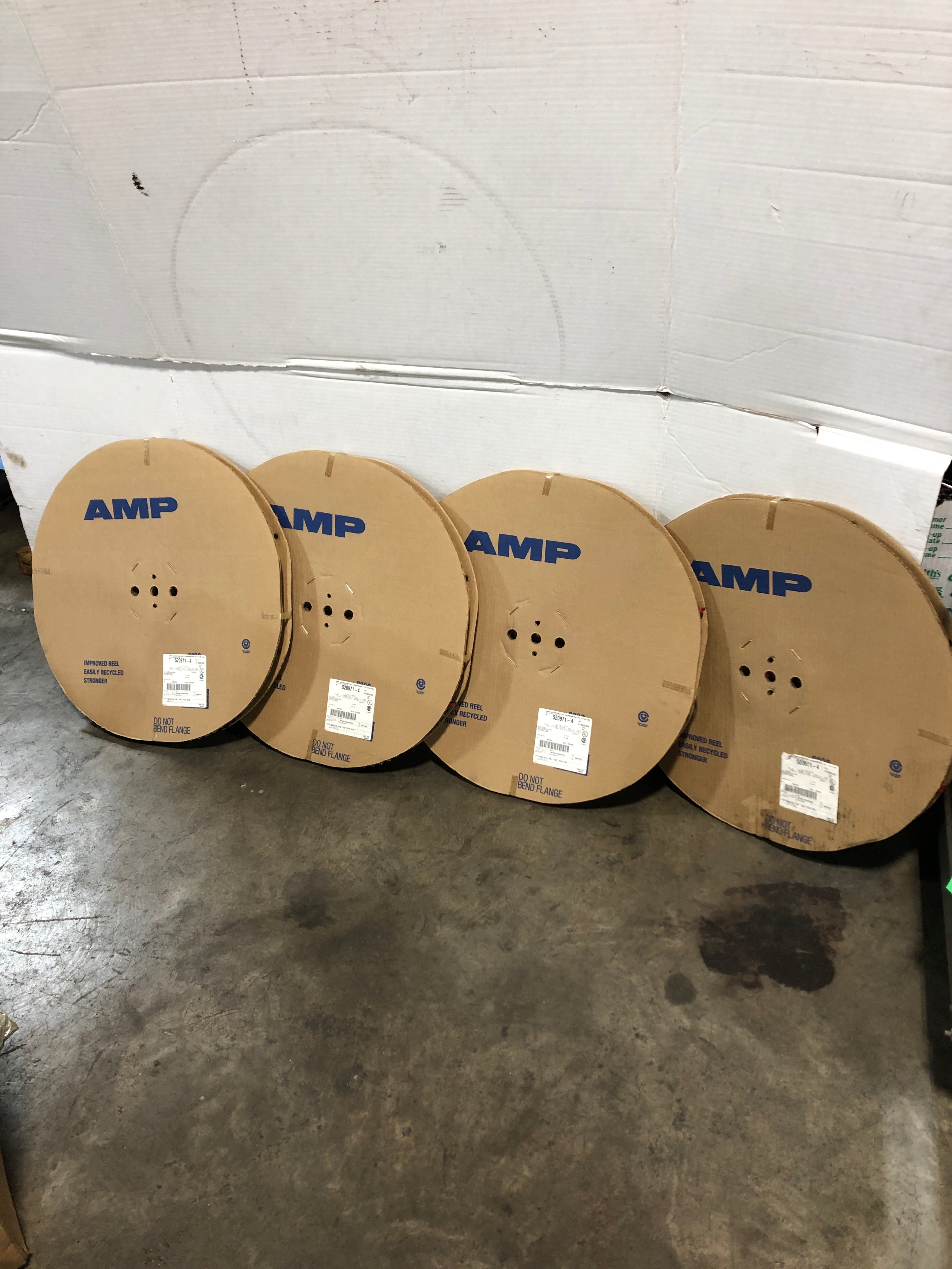Amp 520971-4 Fully Insulated Receptacle Connectors 0.250 x 0.032 - Lot of 4