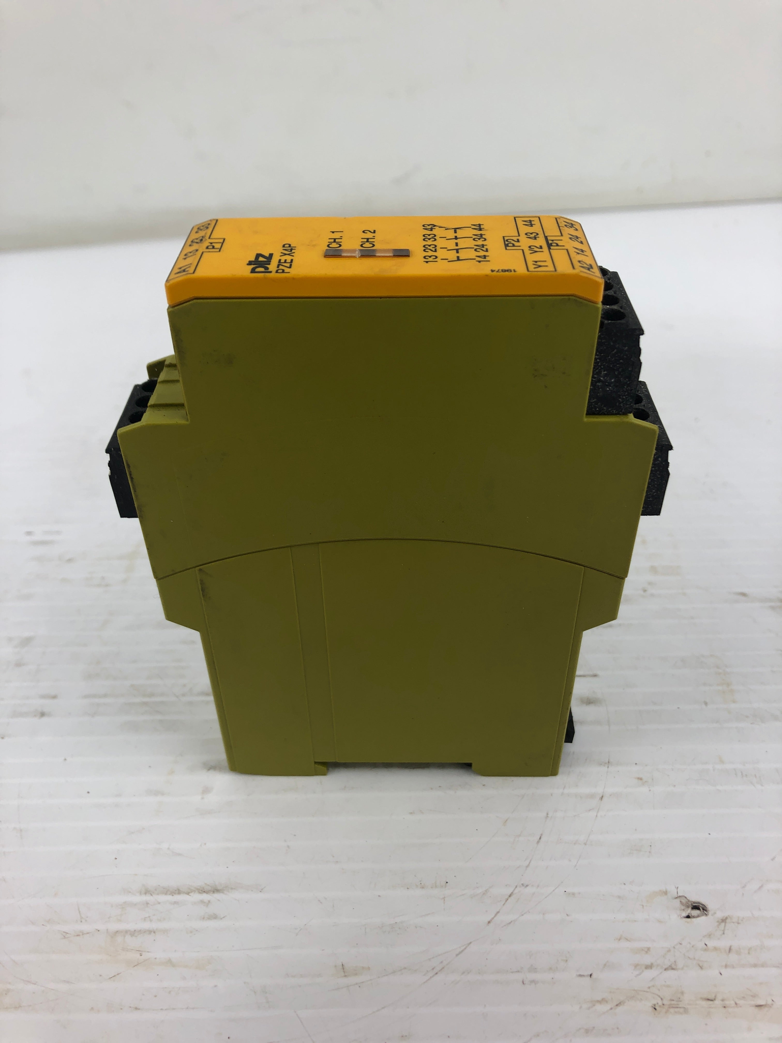 Pilz PZE X4P Safety Relay 24VDC 4n/o