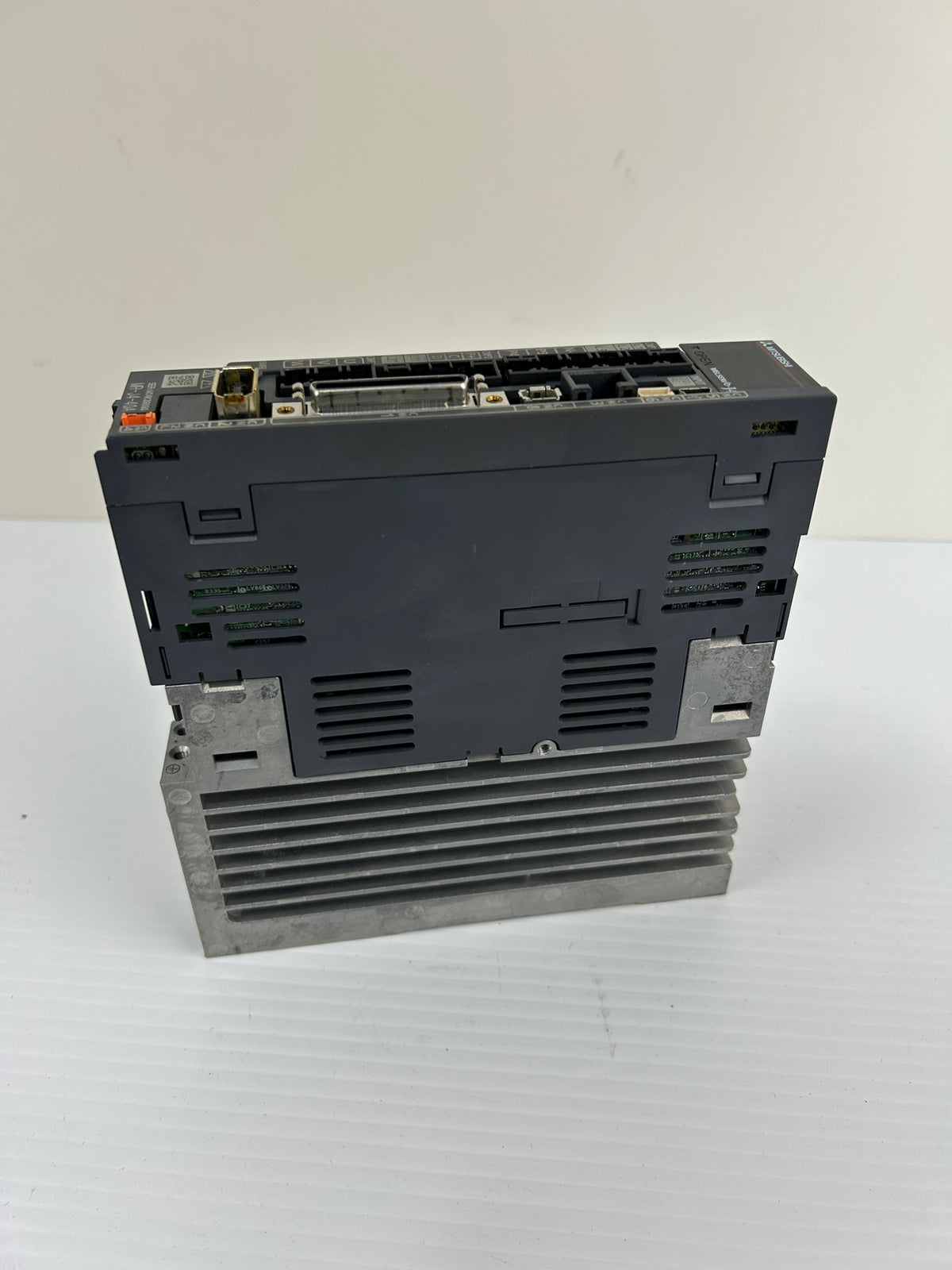 Mitsubishi MR-J4-40A MELSERVO-J4 400W AC Servo Drive Amplifier 200-240V