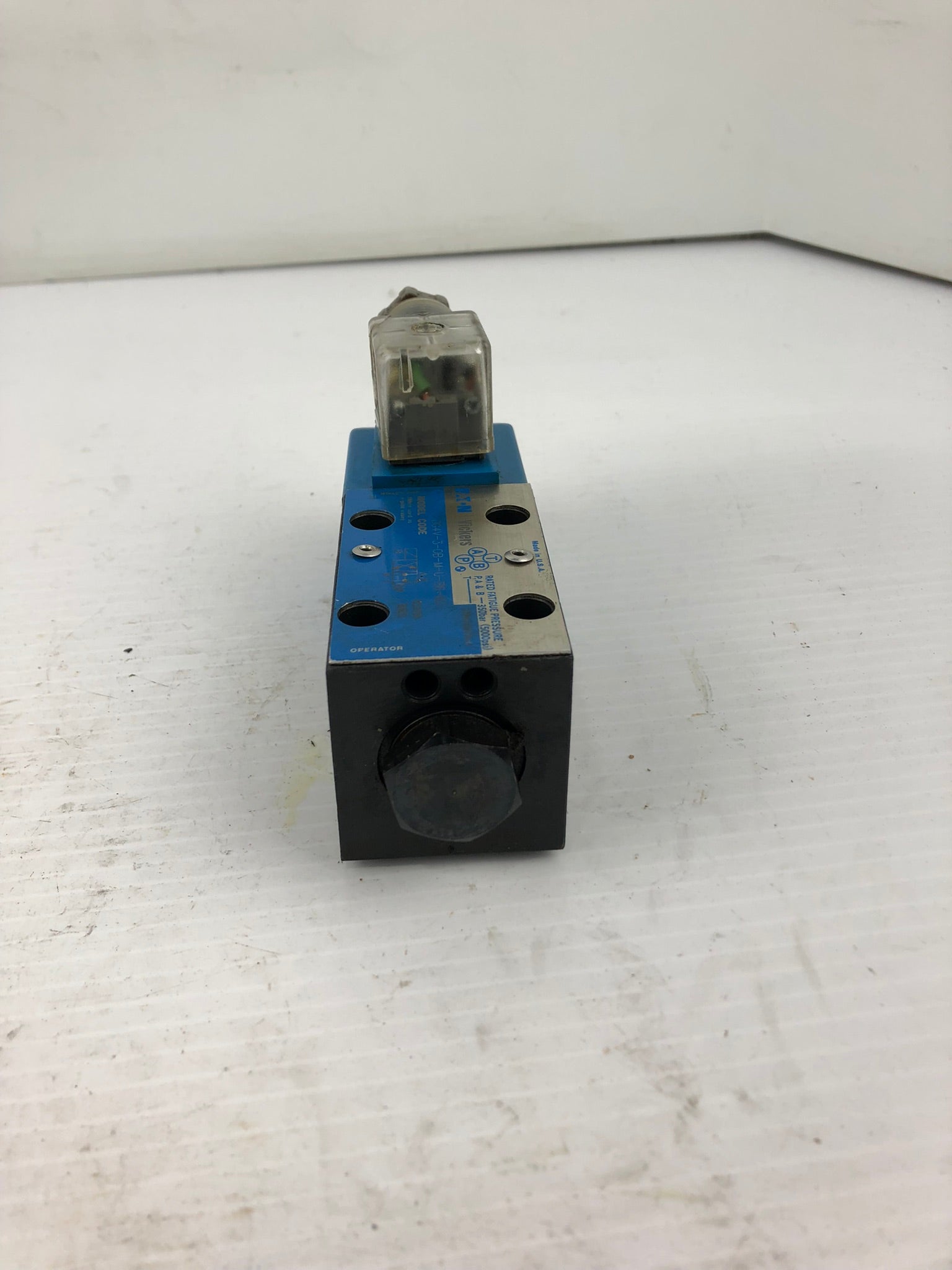 Eaton Vickers DG4V-3-0B-M-U-B6-60 Solenoid Hydraulic Valve