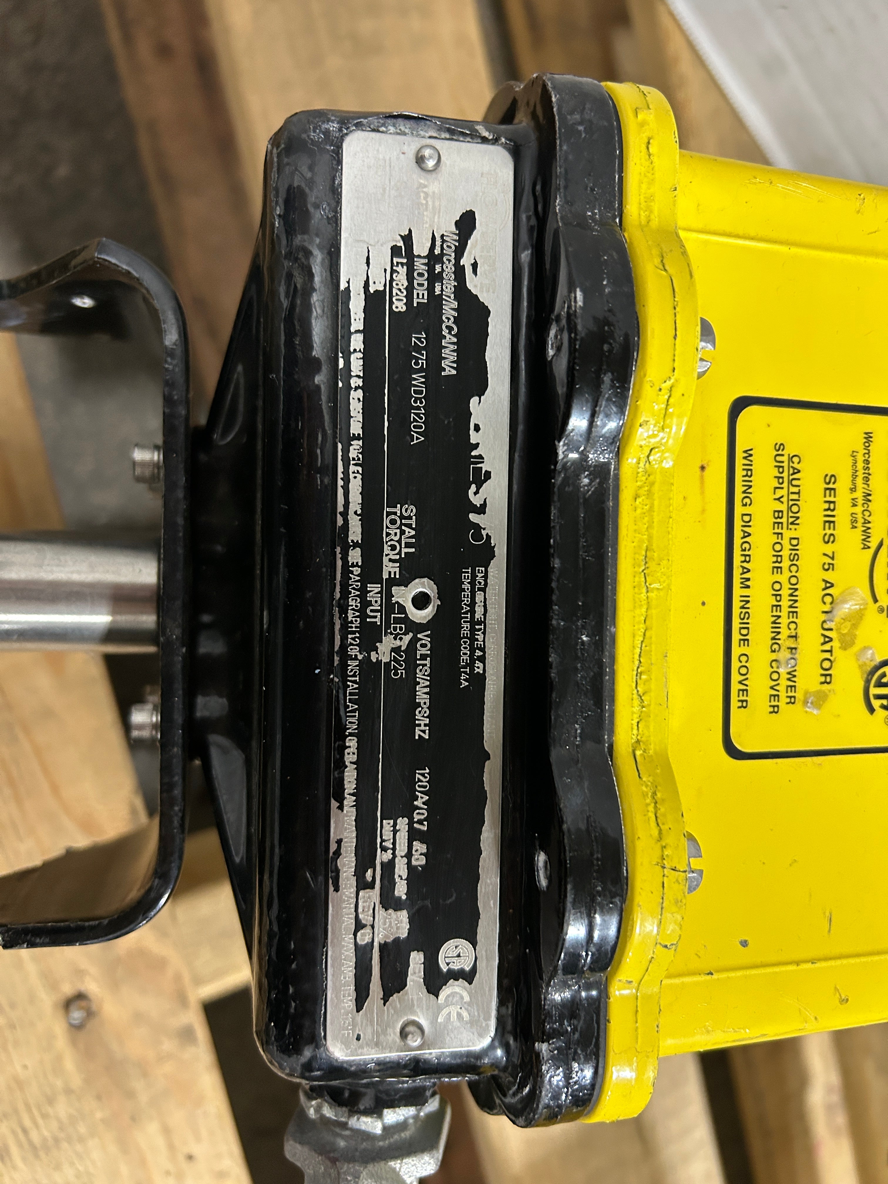 Worcester McCanna Series 75 Actuator 12 75 WD3120A 225 in.-lbs. Xomox 037D Valve