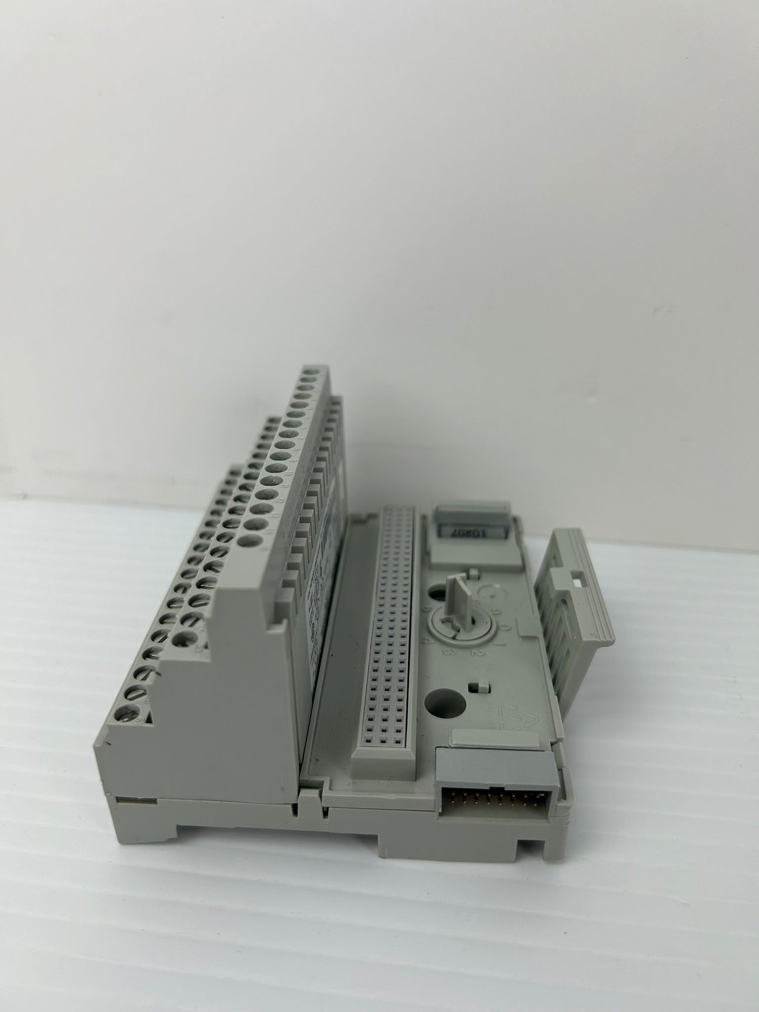Allen-Bradley 1794-TB3 Terminal Base Series A 120VAC 10A