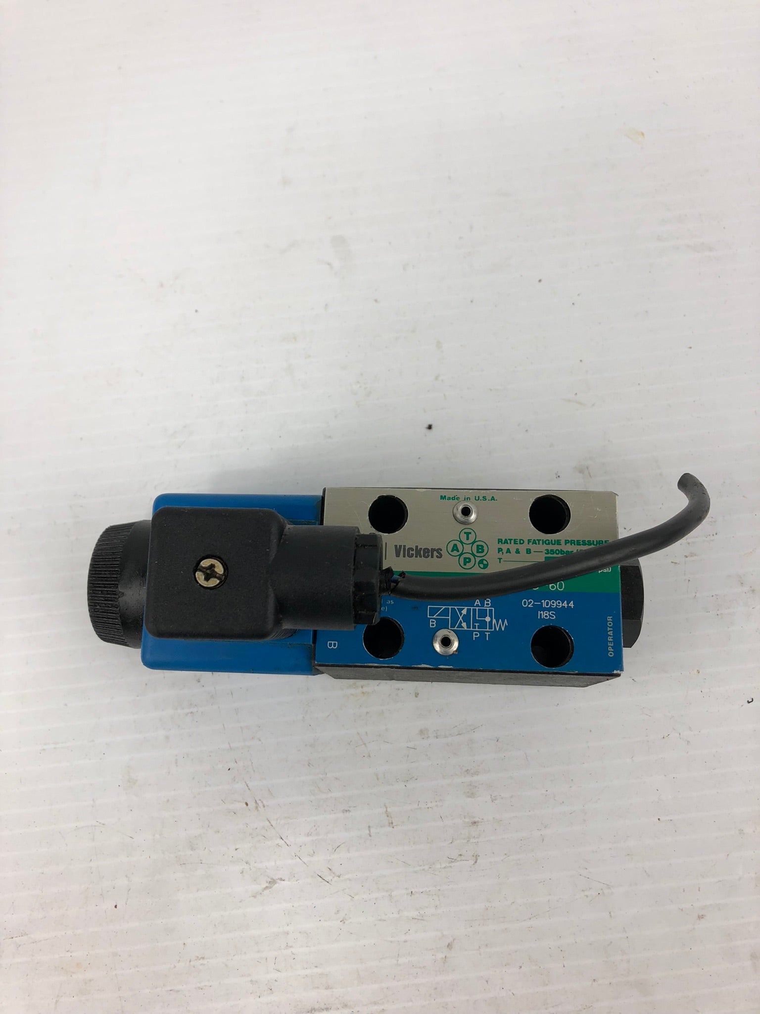 Eaton Vickers DG4V-3S-6B-M-U-B5-60 Solenoid Valve