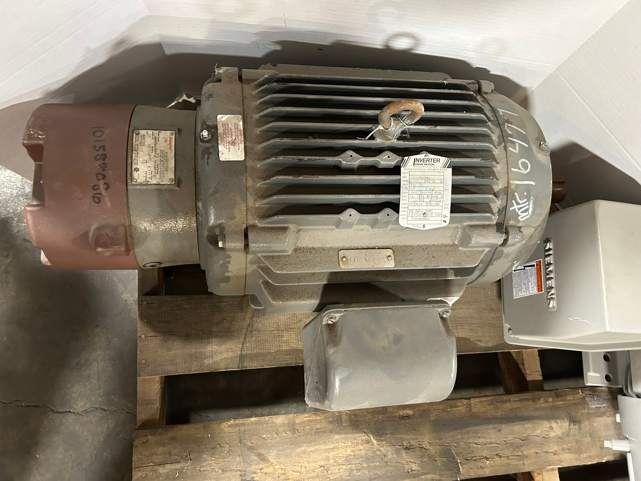 Baldor 10E509X248GI Inverter Drive Motor 15 HP 3PH 1160 RPM with Stearns Brake