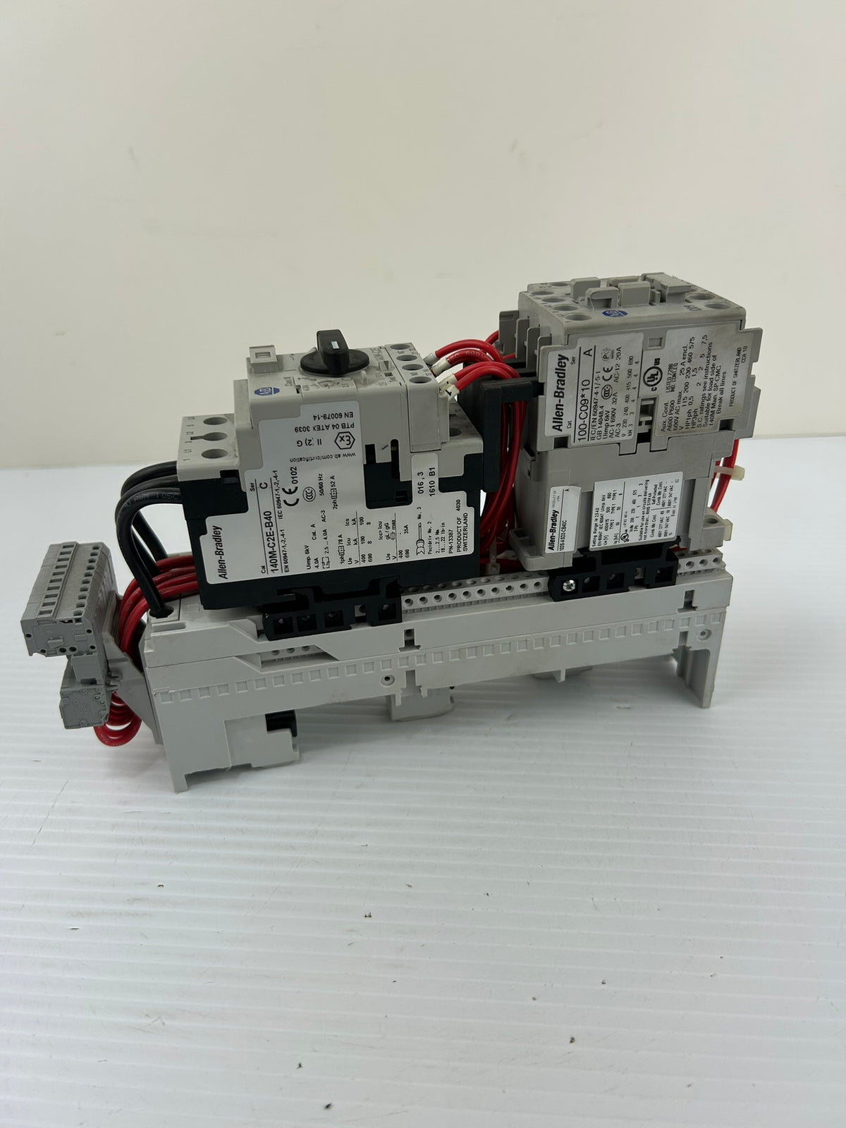 Allen-Bradley 140M-C2E-B40 Motor Starter 100-C09*10 Contactor Assembly 100-S