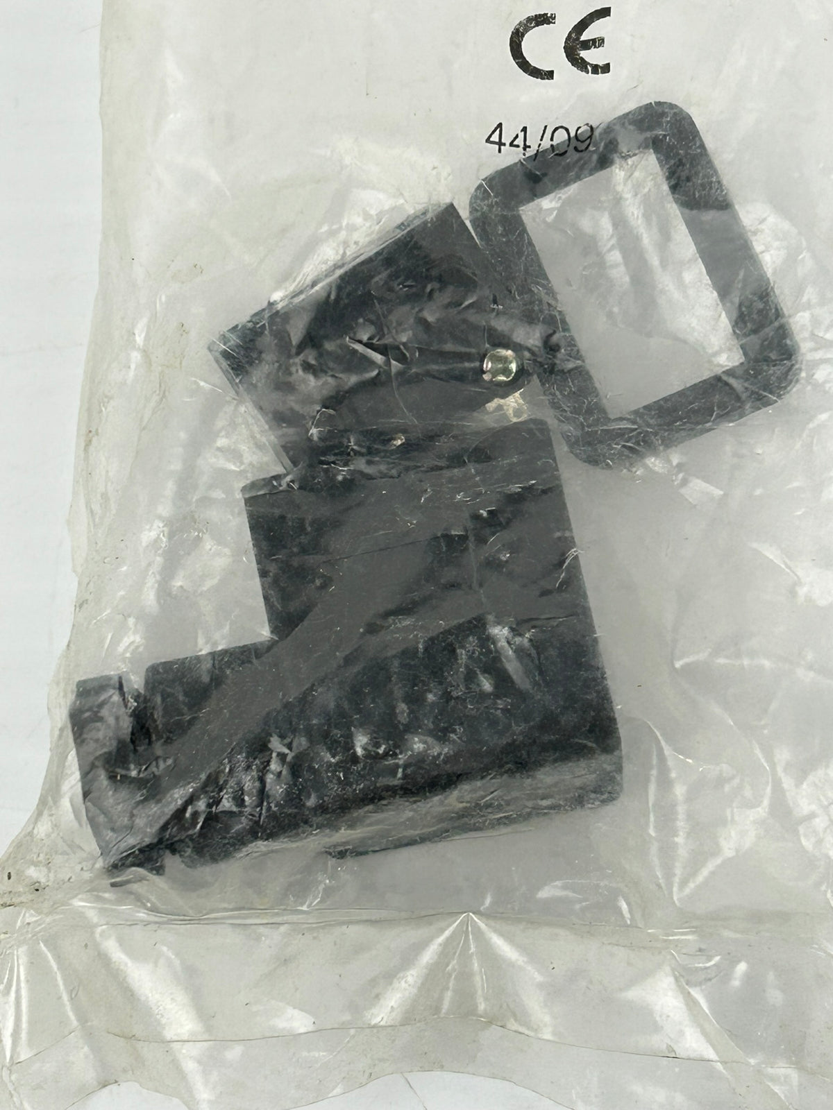 Asco Y100055 88122404 Numatics Connector - Lot of 4