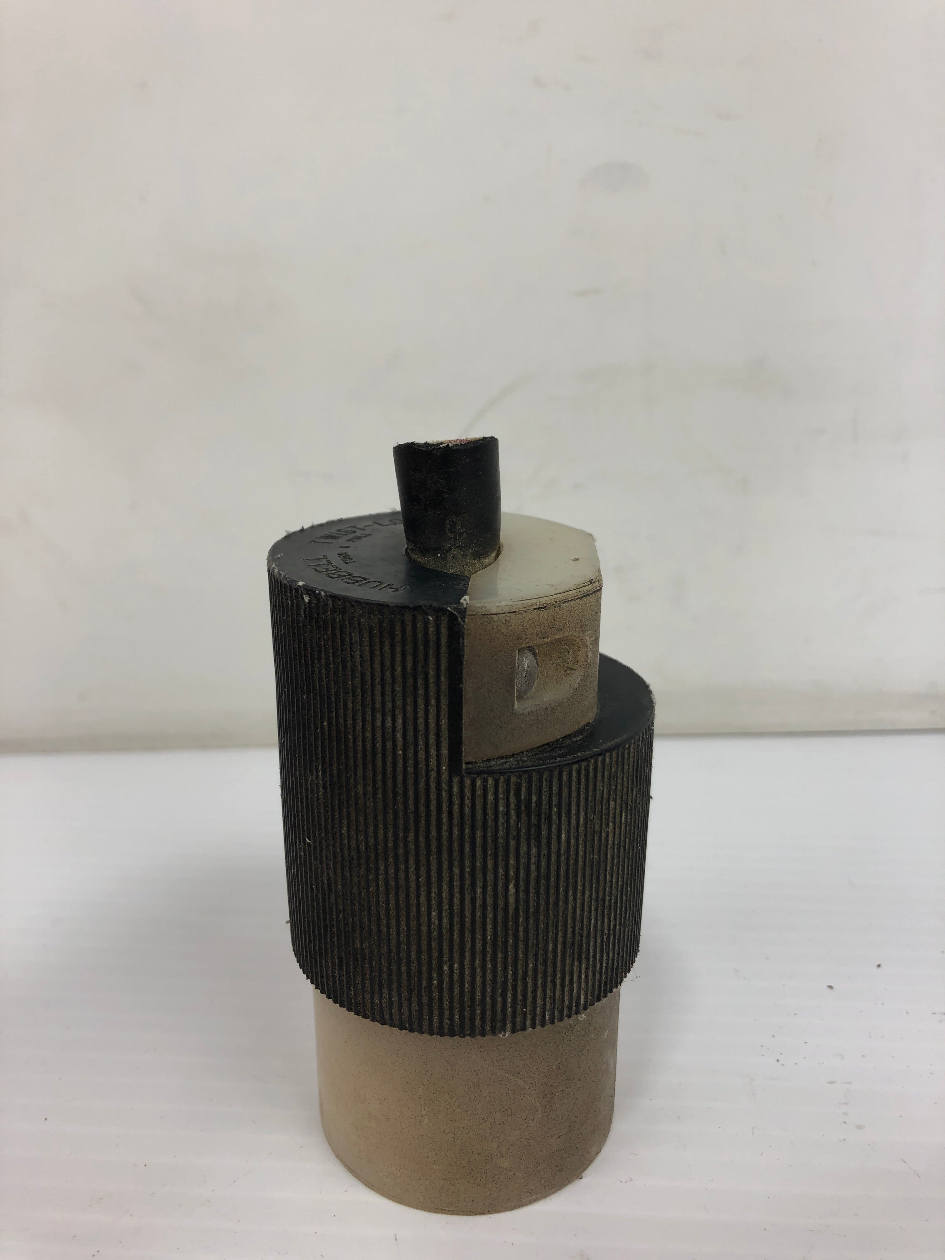 Hubbell Twist-Lock Turn and Pull Receptacle 231A 20A 250V 3PH