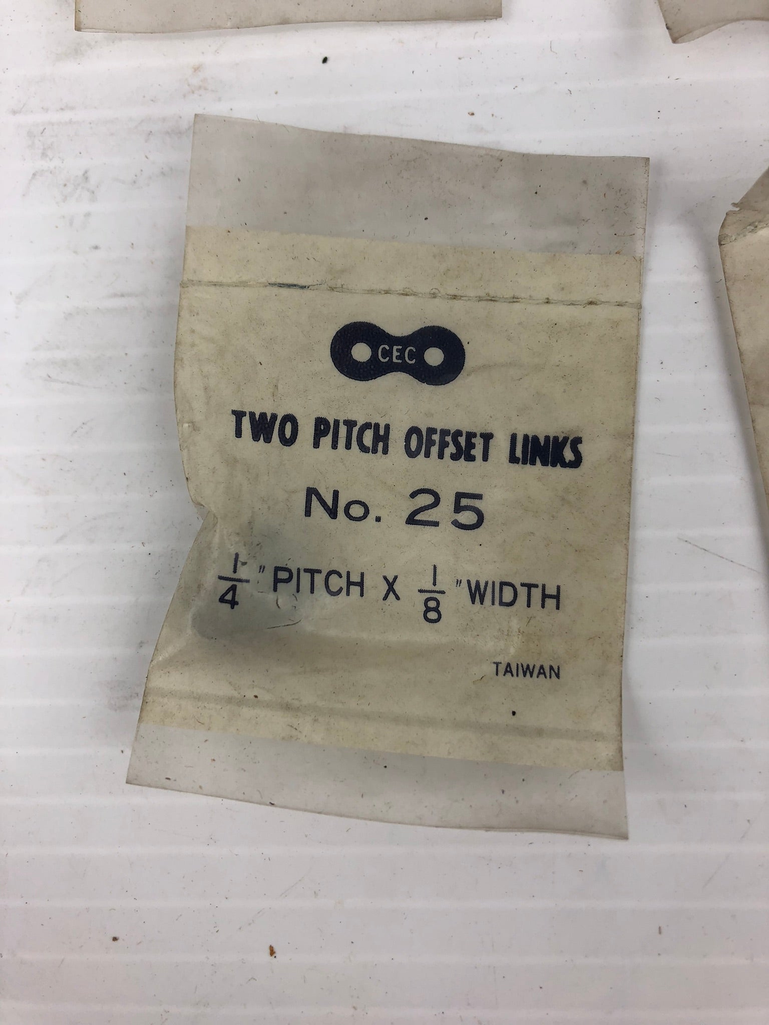 CEC #25 Two Pitch Offset Chain Links 1/4" Pitch x 1/8" Width - Lot of 9
