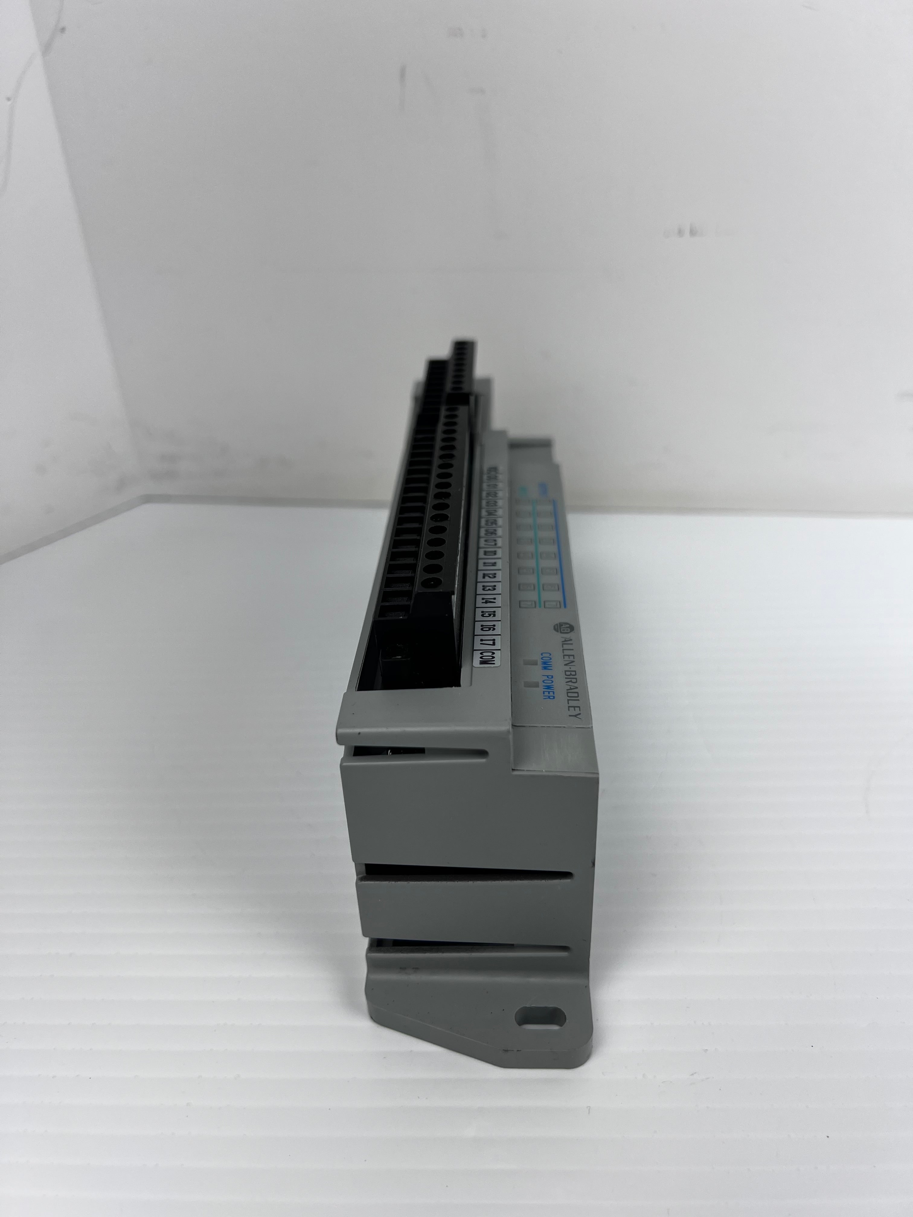 Allen-Bradley 1791IOBA Distributed I/O Module Series B 24VDC 200mA