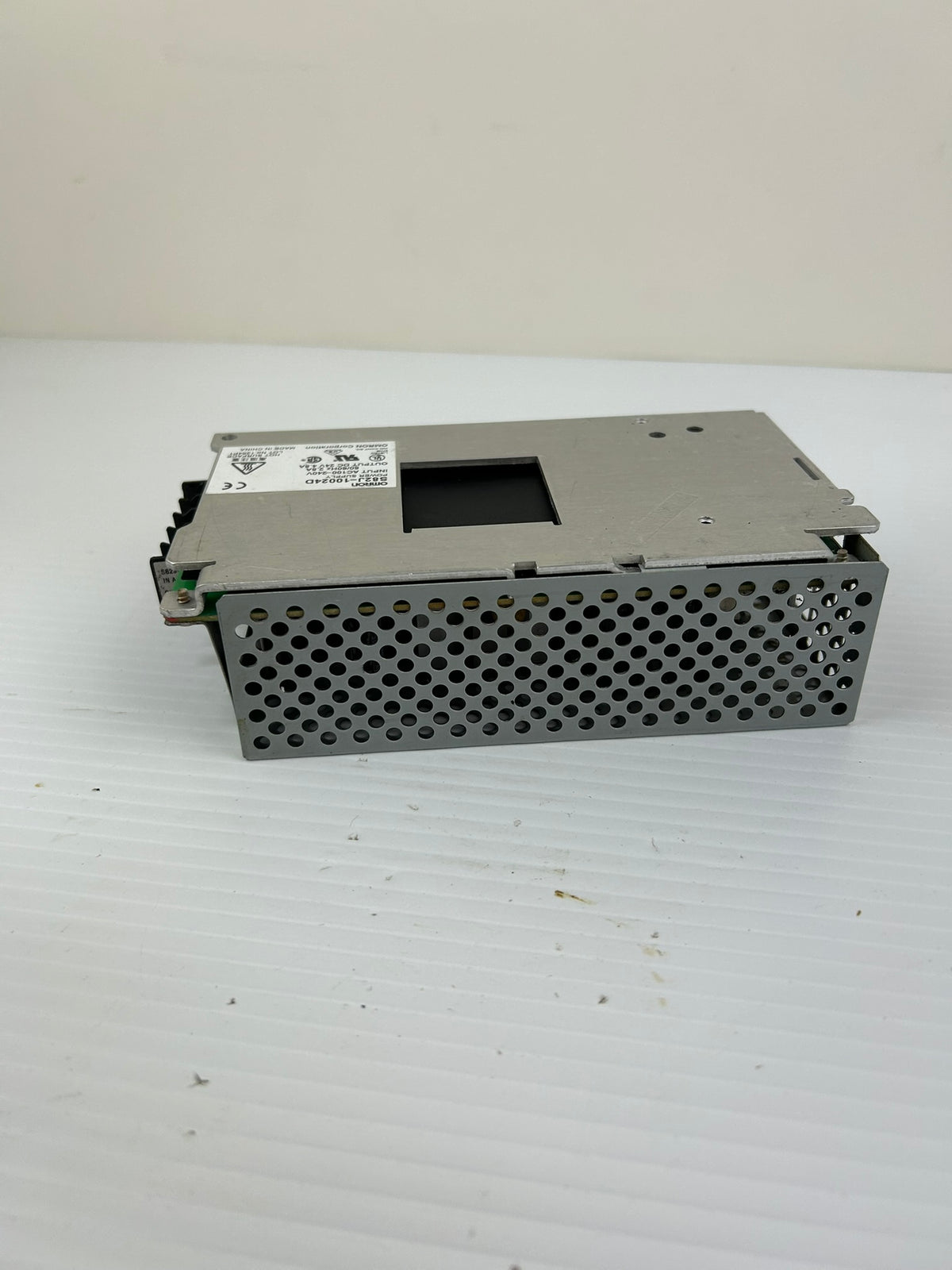 Omron S82J-10024D 100W Power Supply 24VDC 4.5A AC100-240V S82J10024D